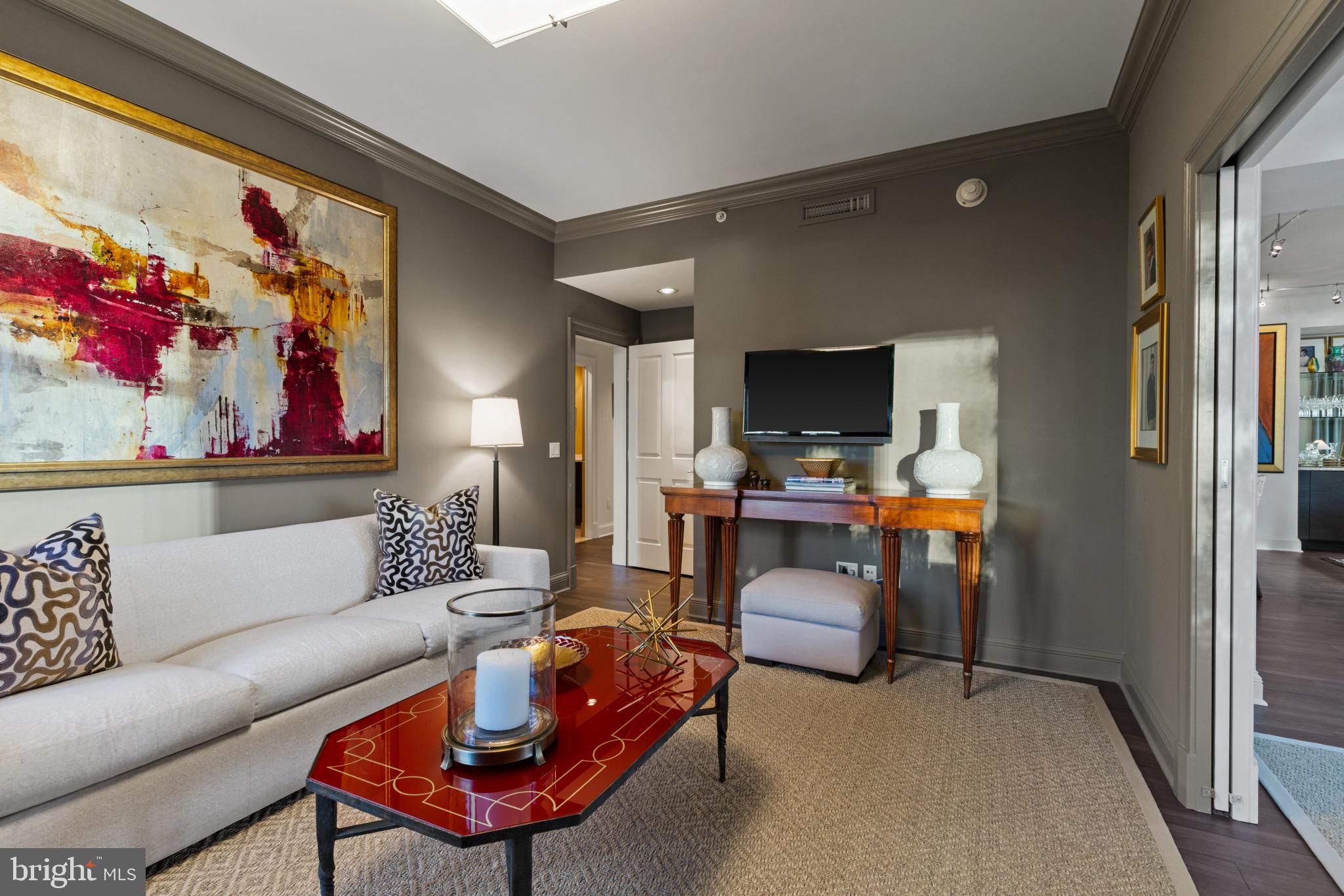 THE RITZ-CARLTON RESIDENCES - Residential