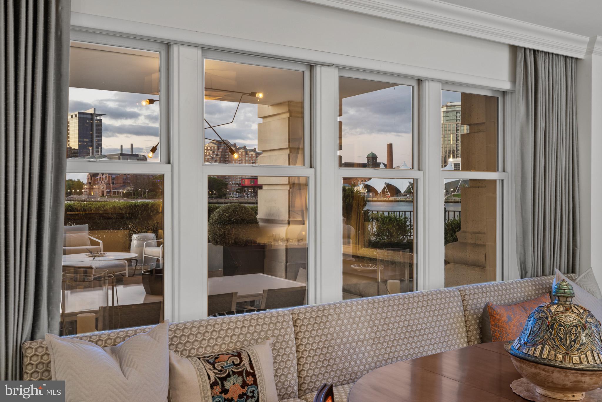 THE RITZ-CARLTON RESIDENCES - Residential
