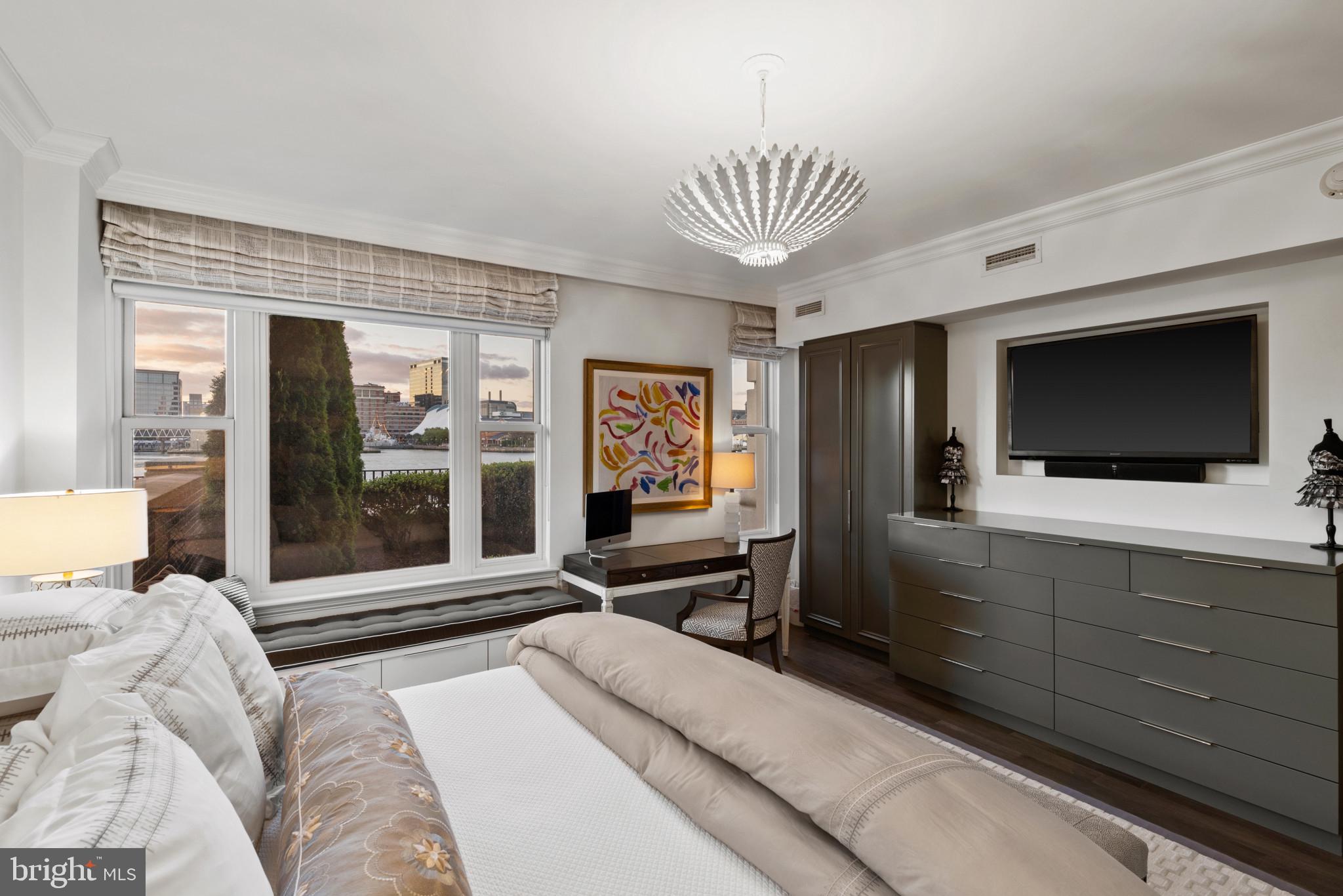 THE RITZ-CARLTON RESIDENCES - Residential