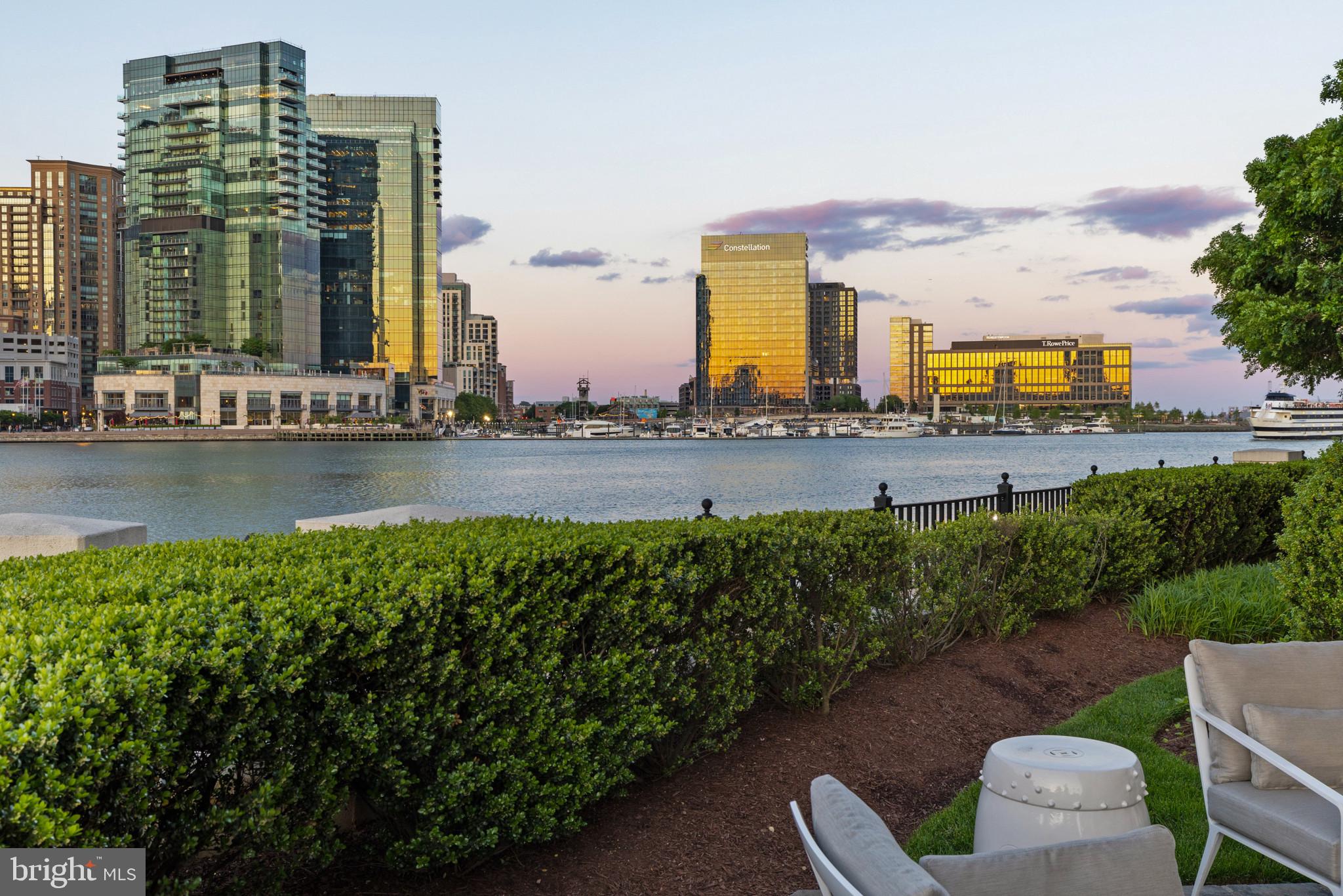 THE RITZ-CARLTON RESIDENCES - Residential