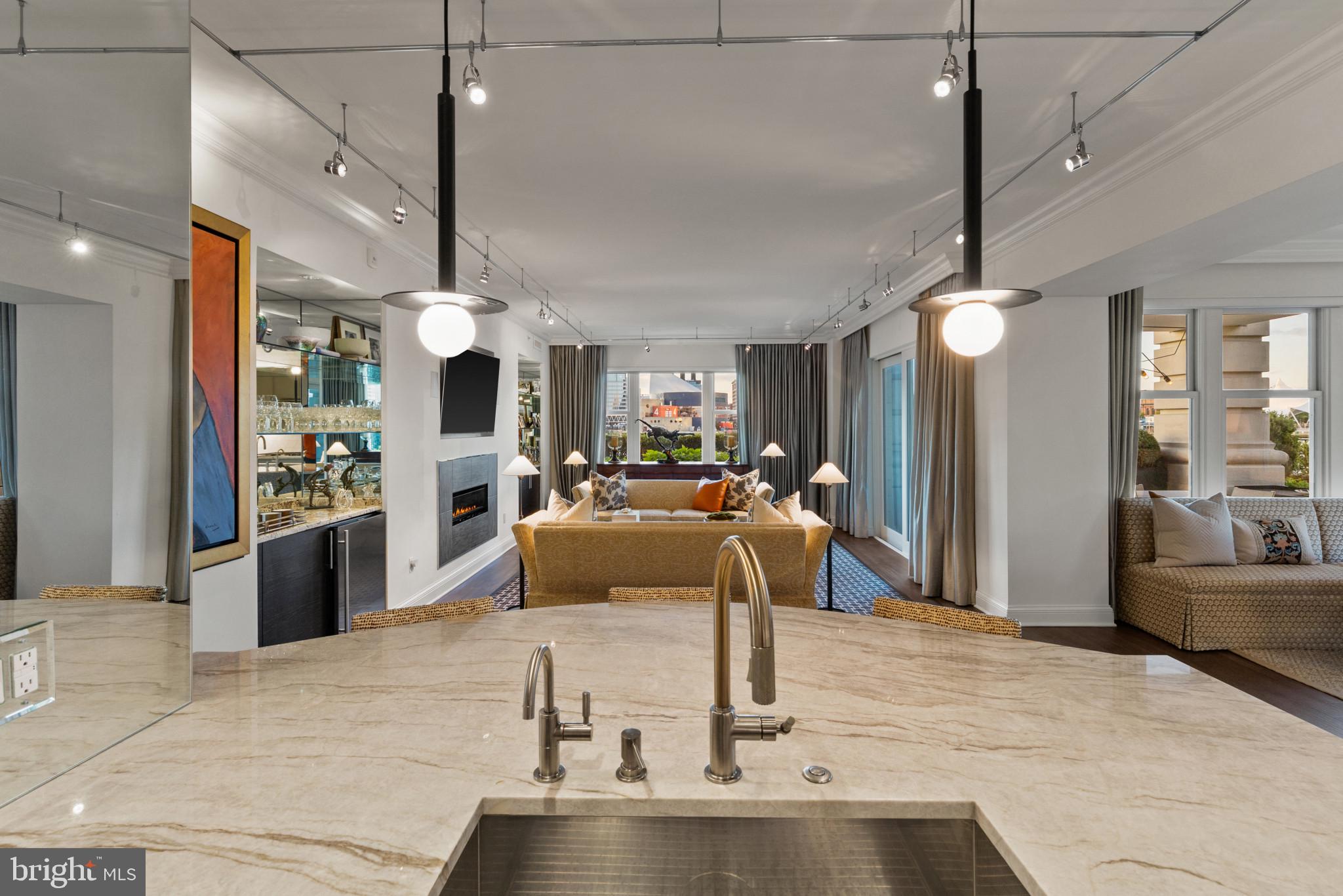 THE RITZ-CARLTON RESIDENCES - Residential
