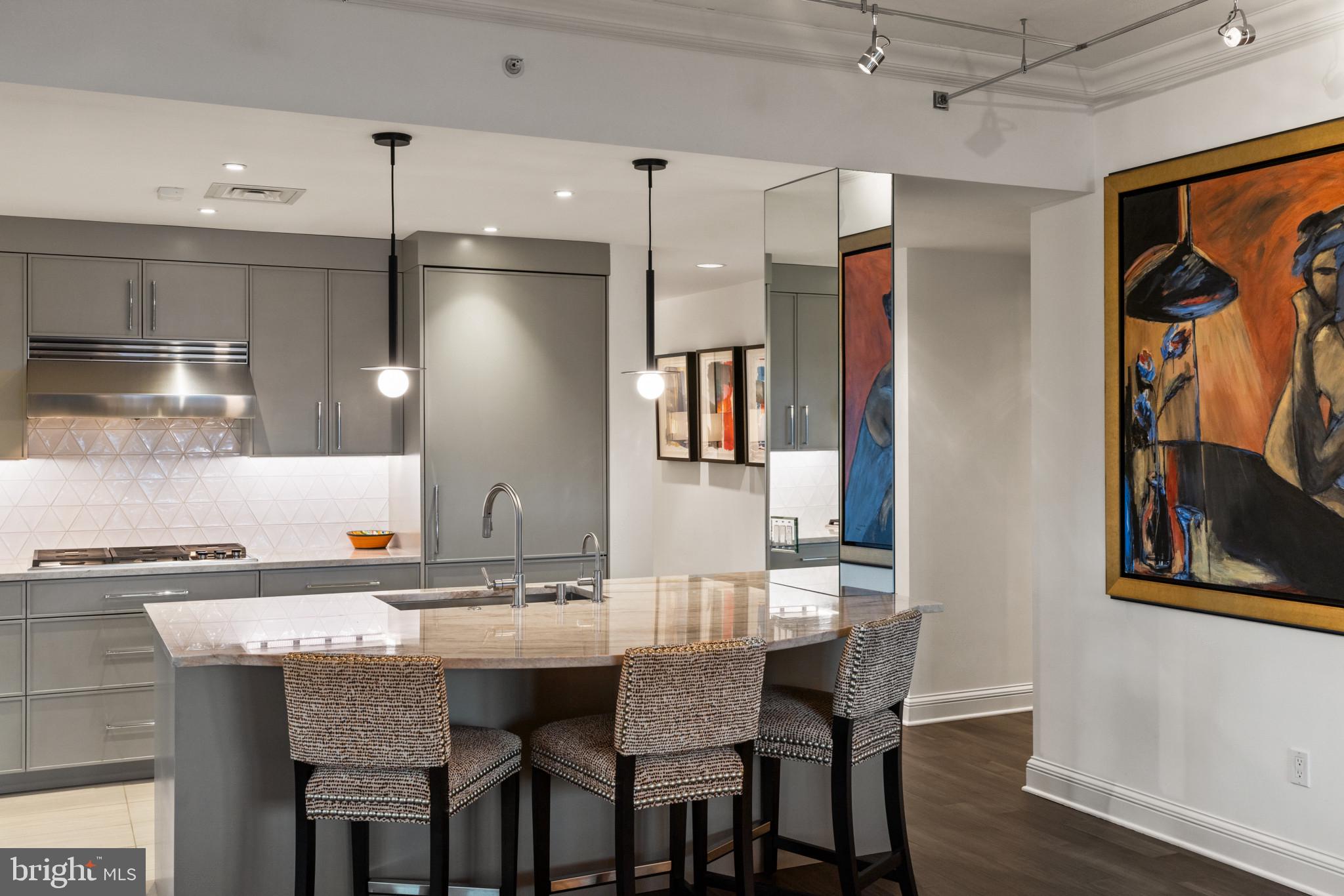 THE RITZ-CARLTON RESIDENCES - Residential