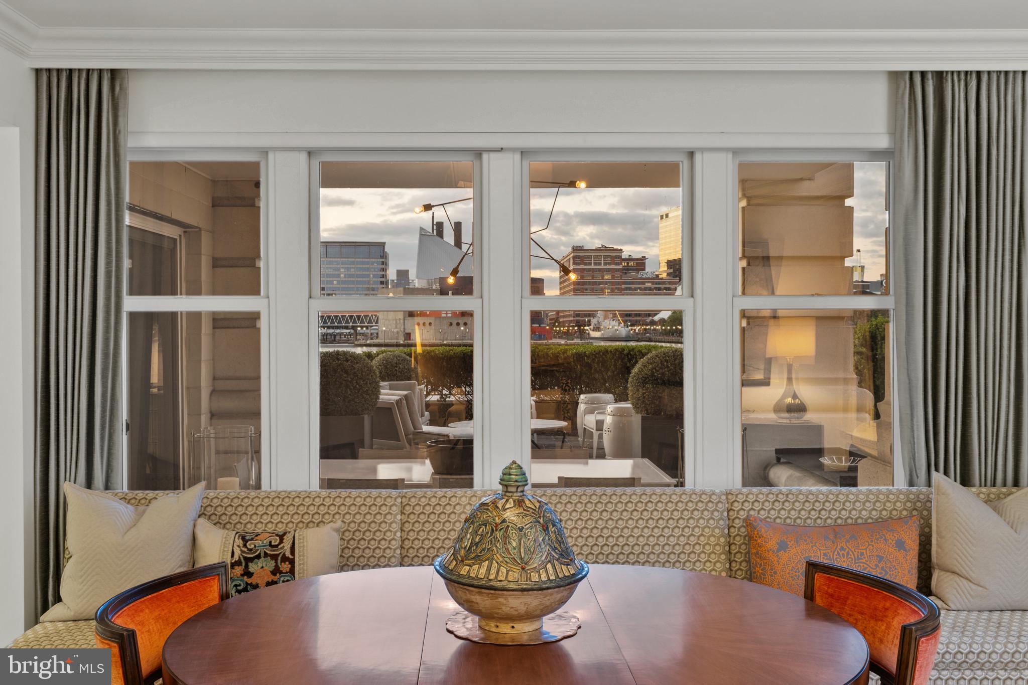 THE RITZ-CARLTON RESIDENCES - Residential