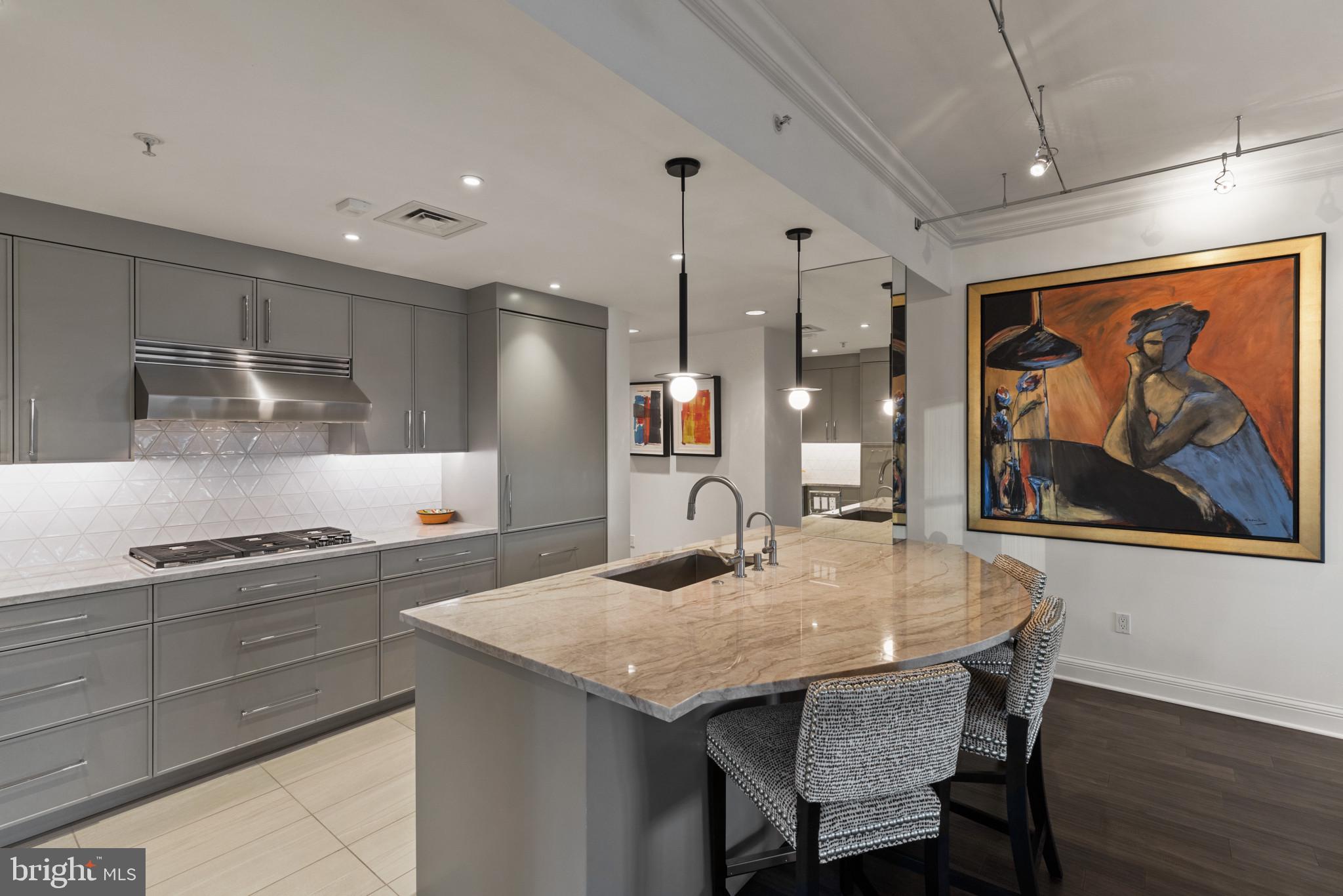 THE RITZ-CARLTON RESIDENCES - Residential