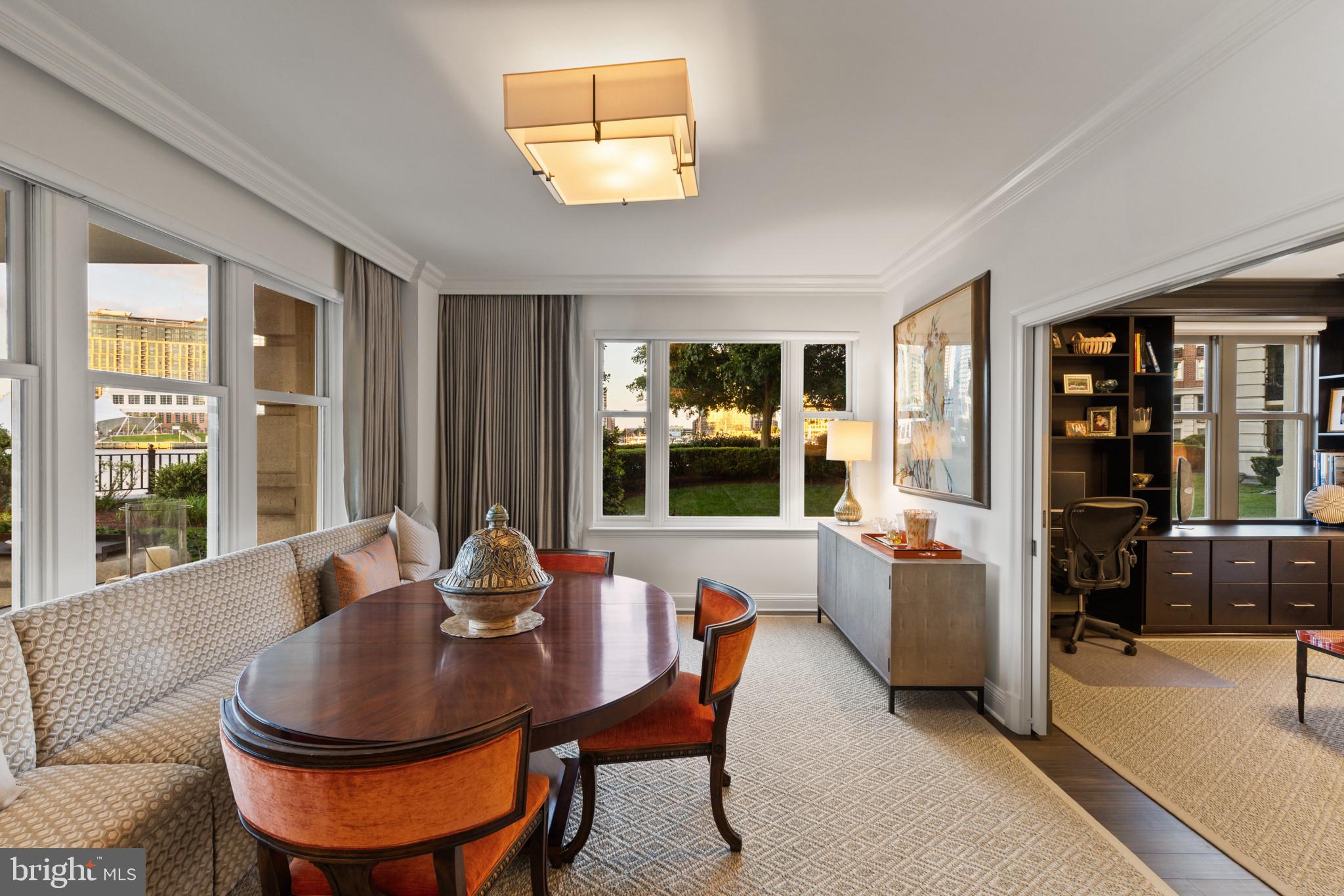 THE RITZ-CARLTON RESIDENCES - Residential
