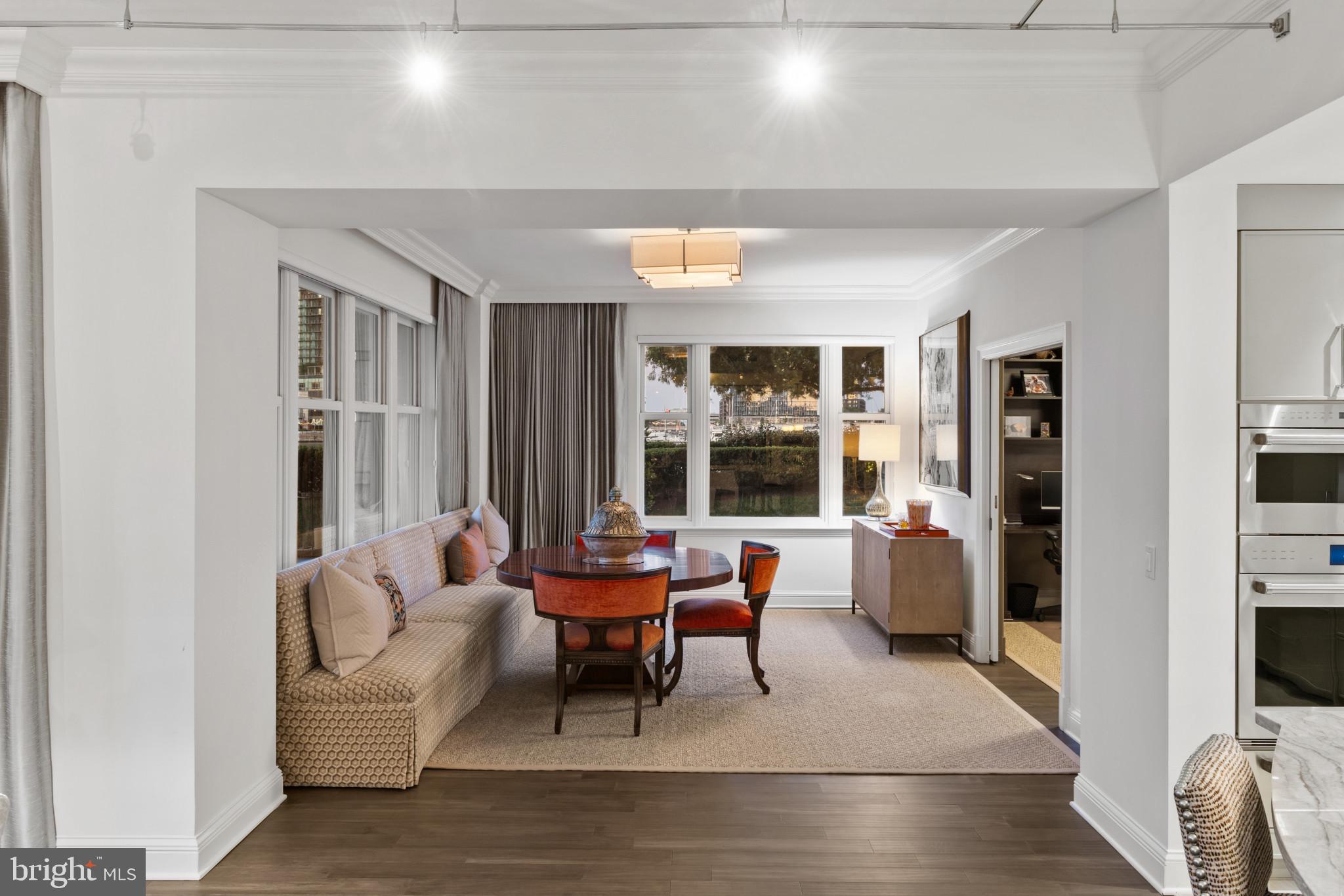 THE RITZ-CARLTON RESIDENCES - Residential