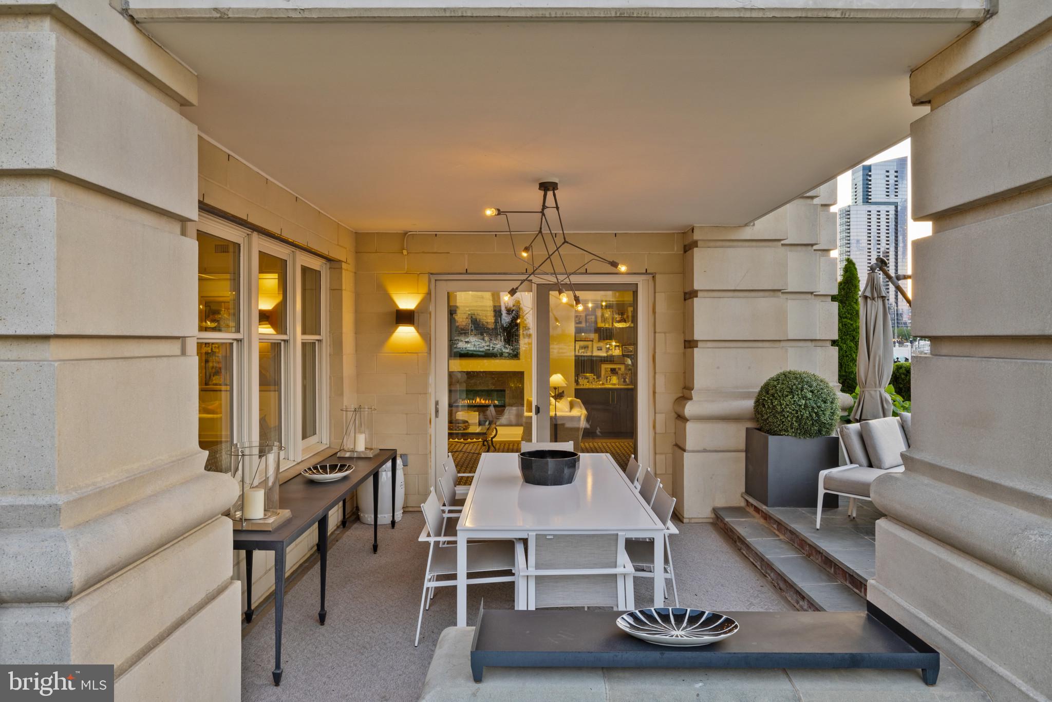 THE RITZ-CARLTON RESIDENCES - Residential