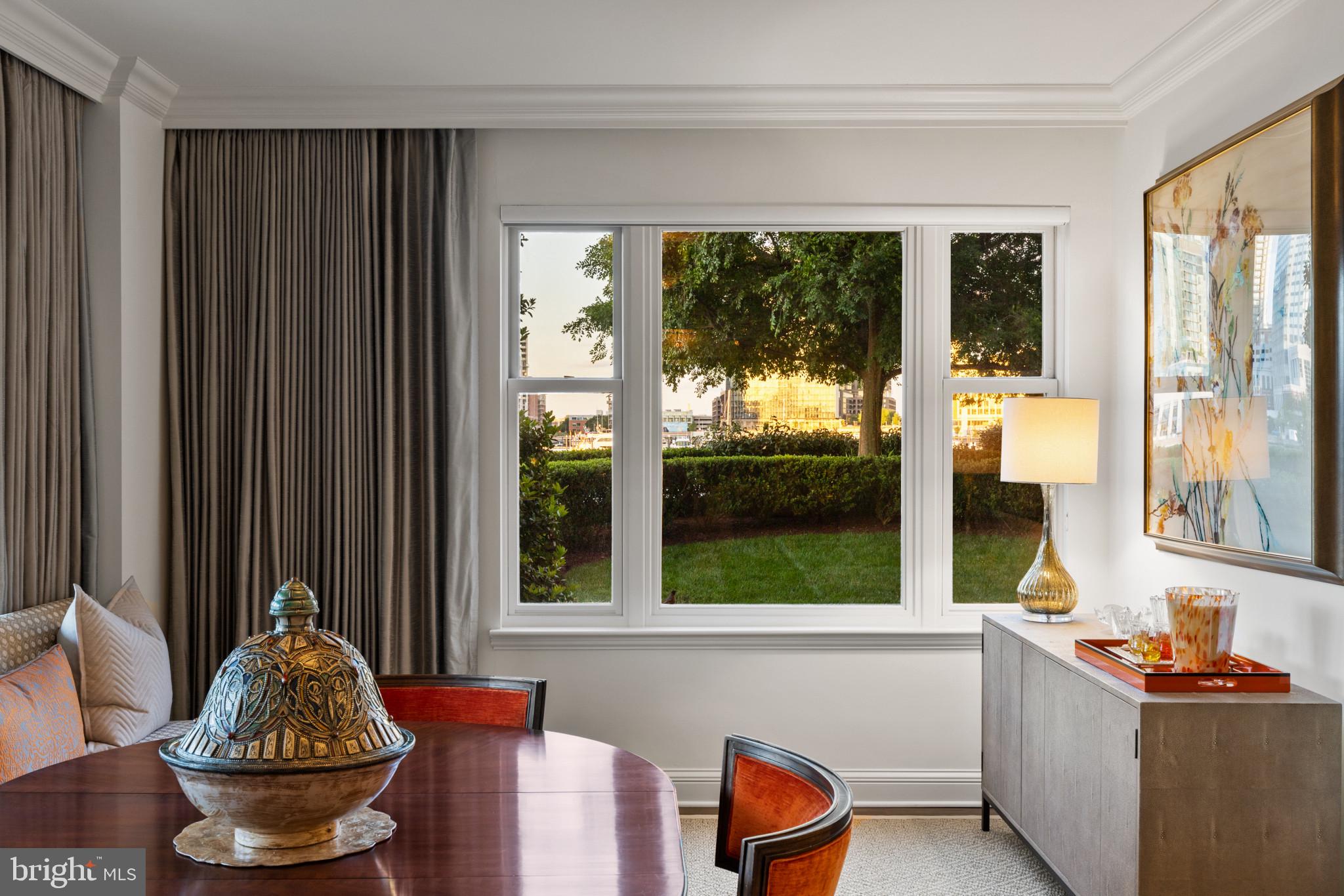 THE RITZ-CARLTON RESIDENCES - Residential