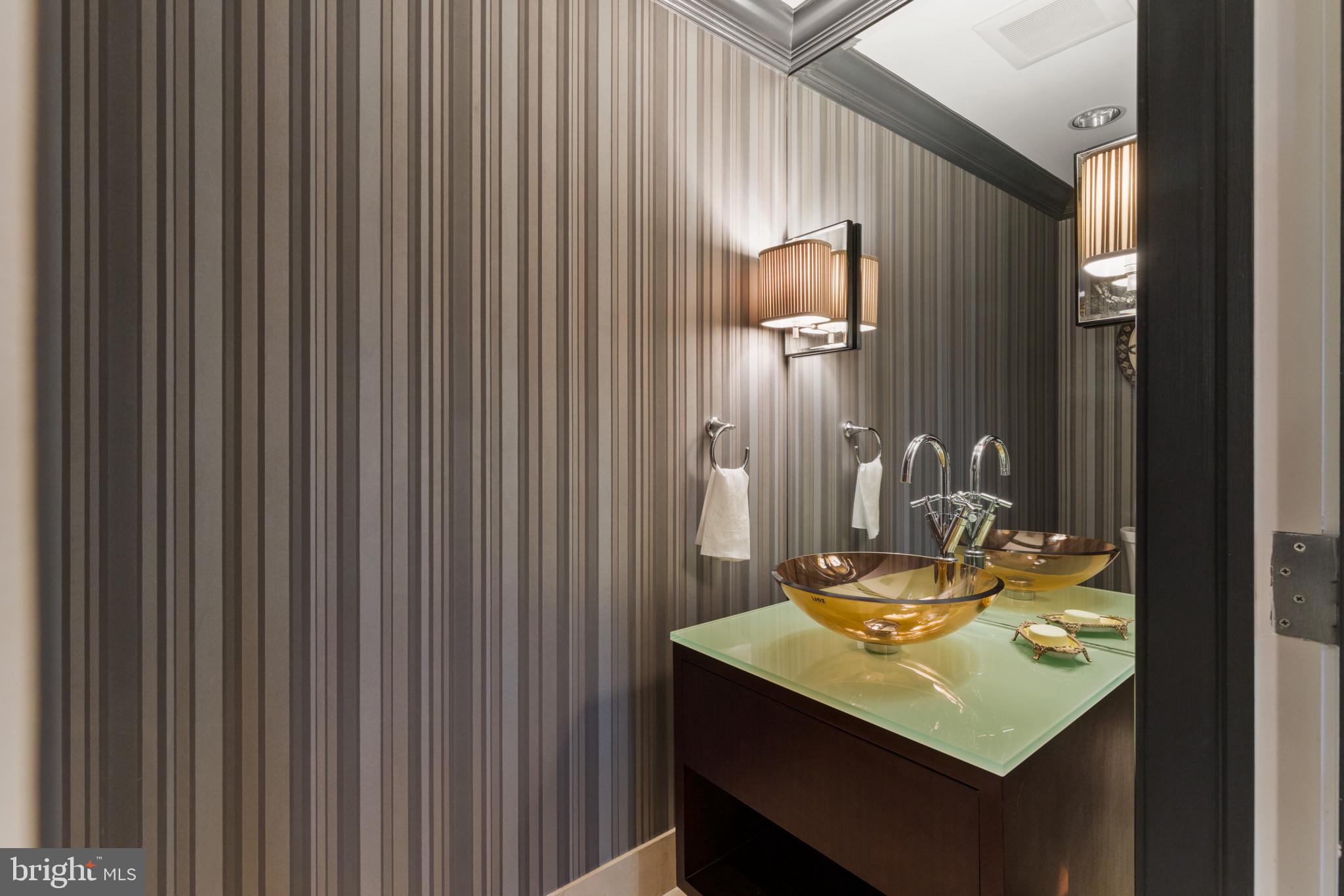 THE RITZ-CARLTON RESIDENCES - Residential