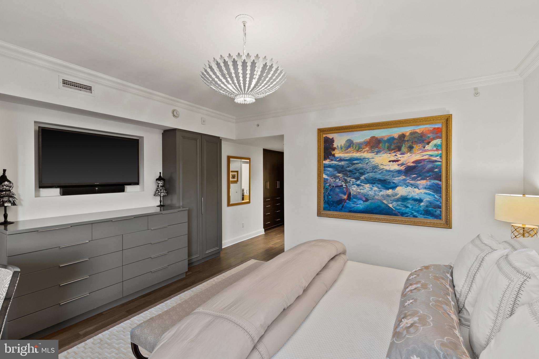 THE RITZ-CARLTON RESIDENCES - Residential