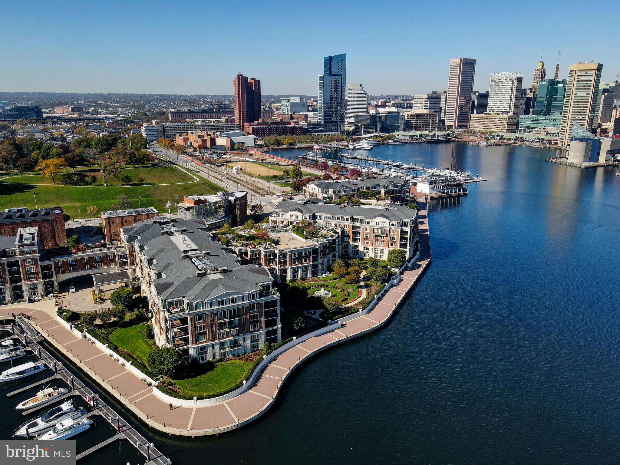 THE RITZ-CARLTON RESIDENCES - Residential