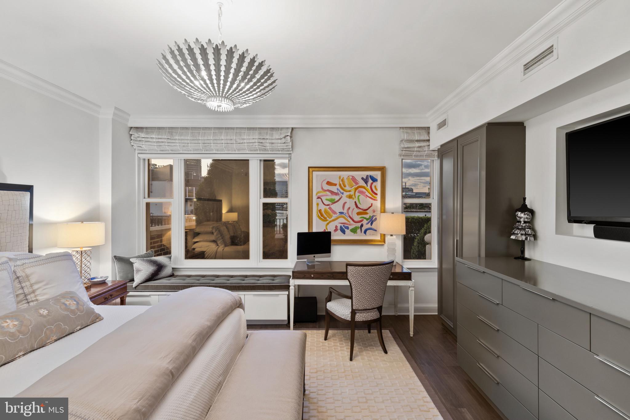 THE RITZ-CARLTON RESIDENCES - Residential