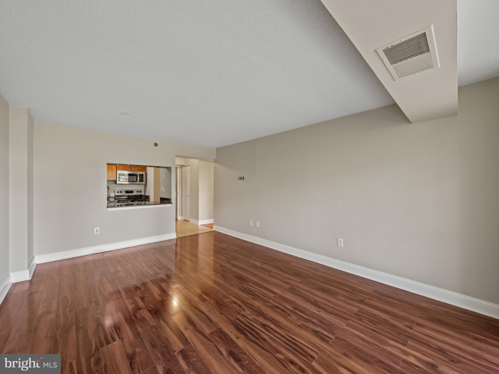 ENCORE OF MCLEAN - Residential Lease