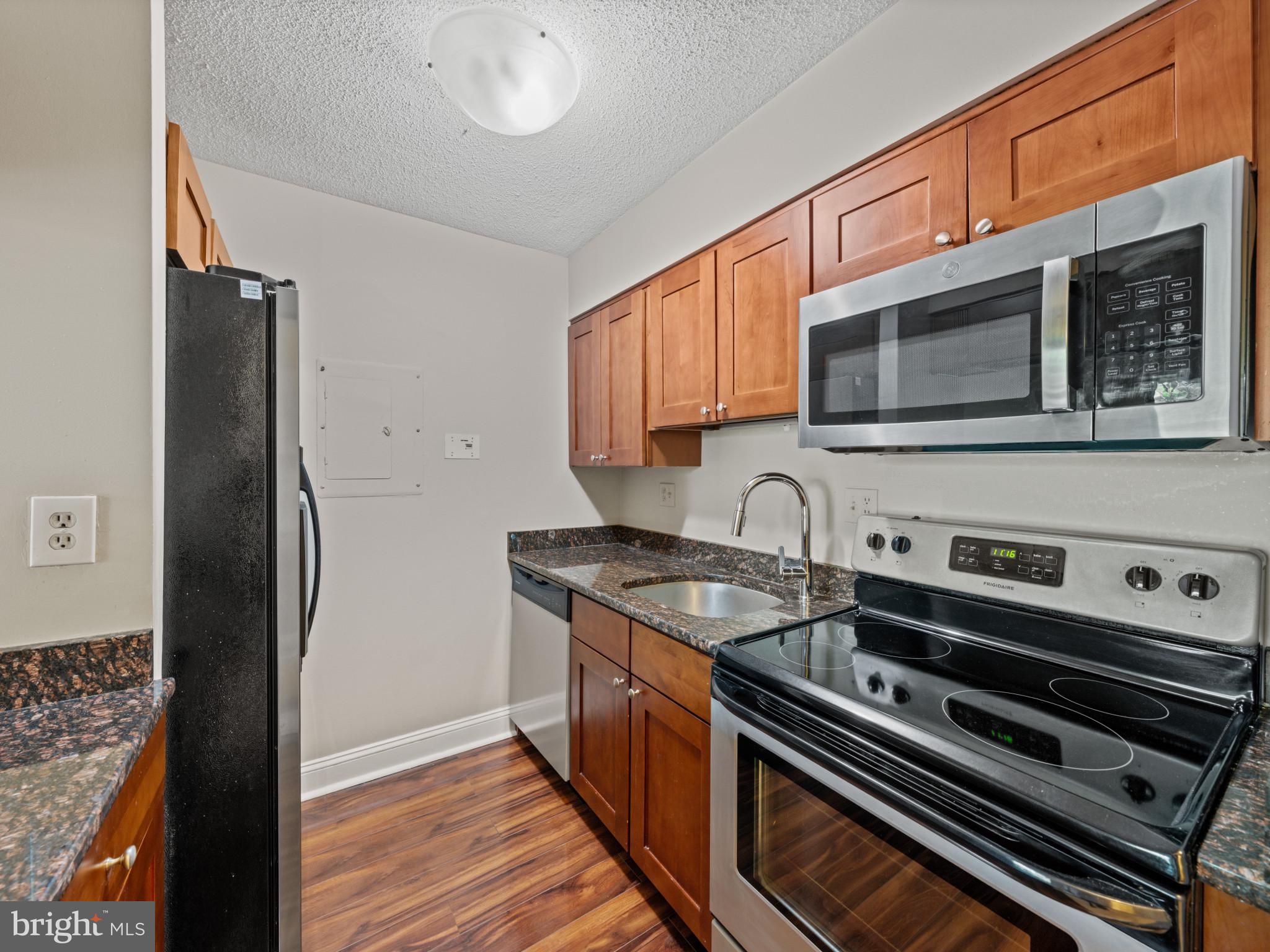 ENCORE OF MCLEAN - Residential Lease