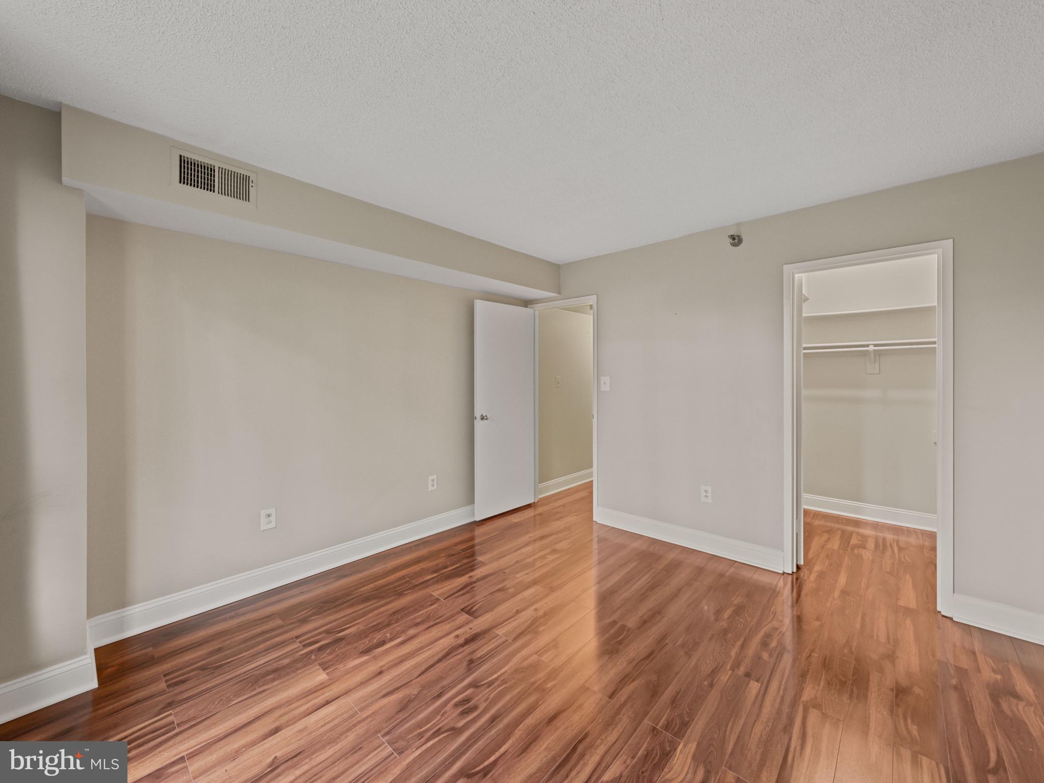 ENCORE OF MCLEAN - Residential Lease