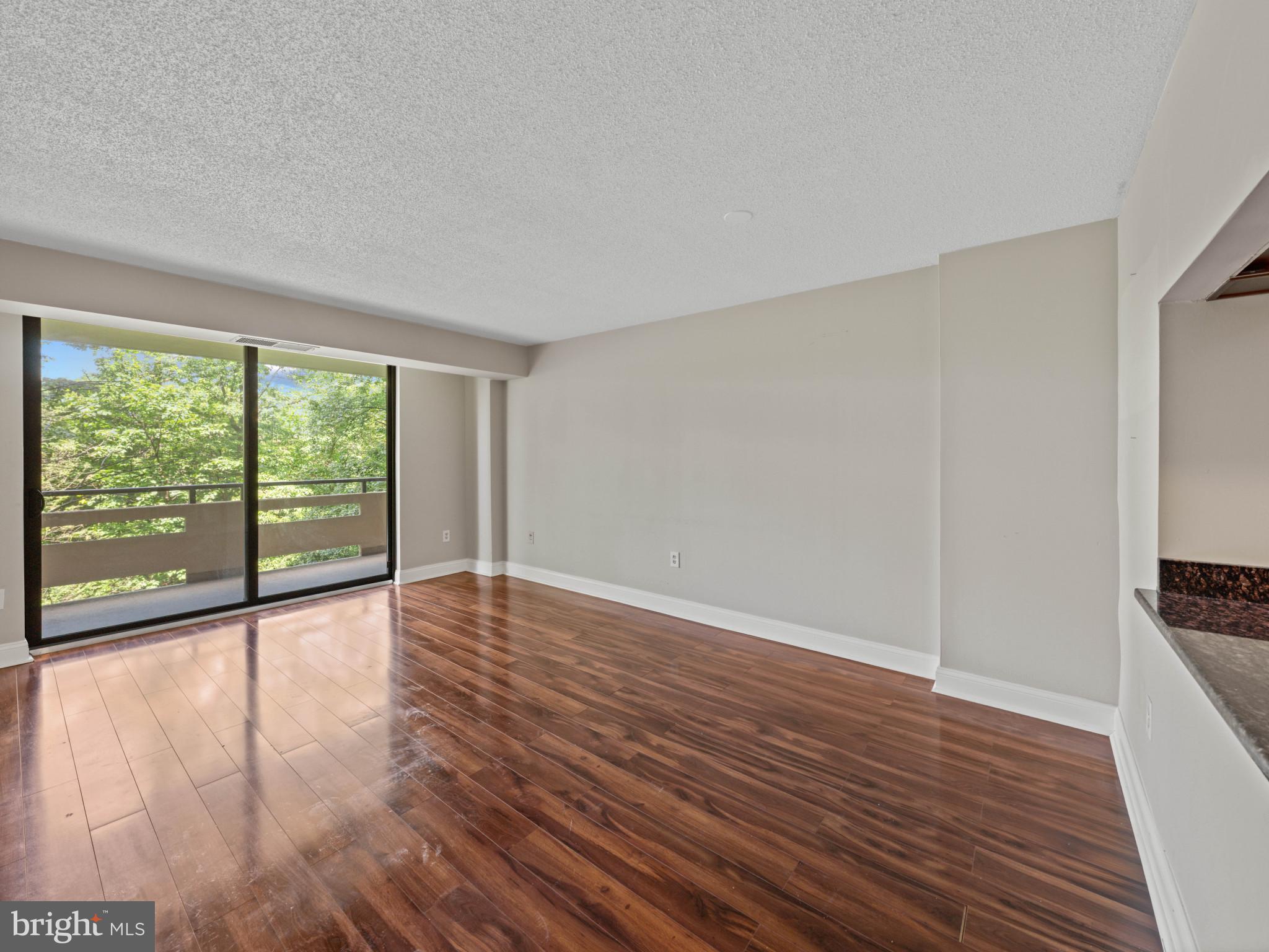 ENCORE OF MCLEAN - Residential Lease