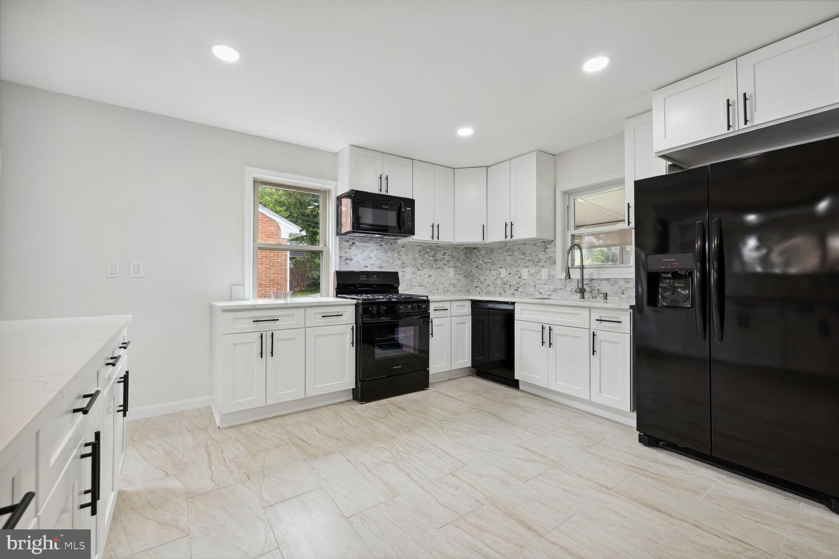VILLA ESTATES - Residential