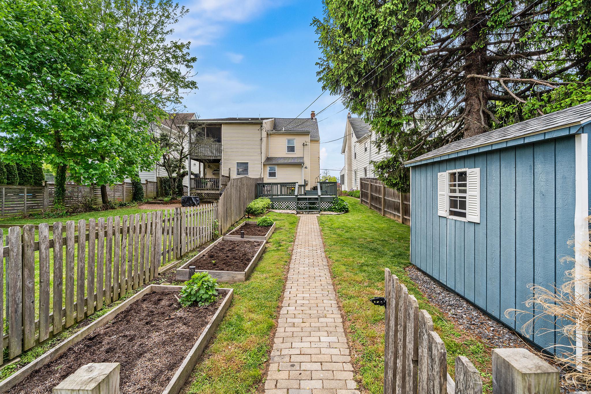 KENNETT SQ BORO - Residential