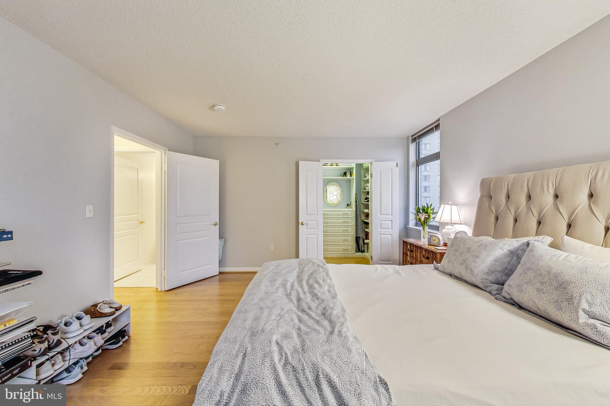 CRESCENT PLAZA - Residential