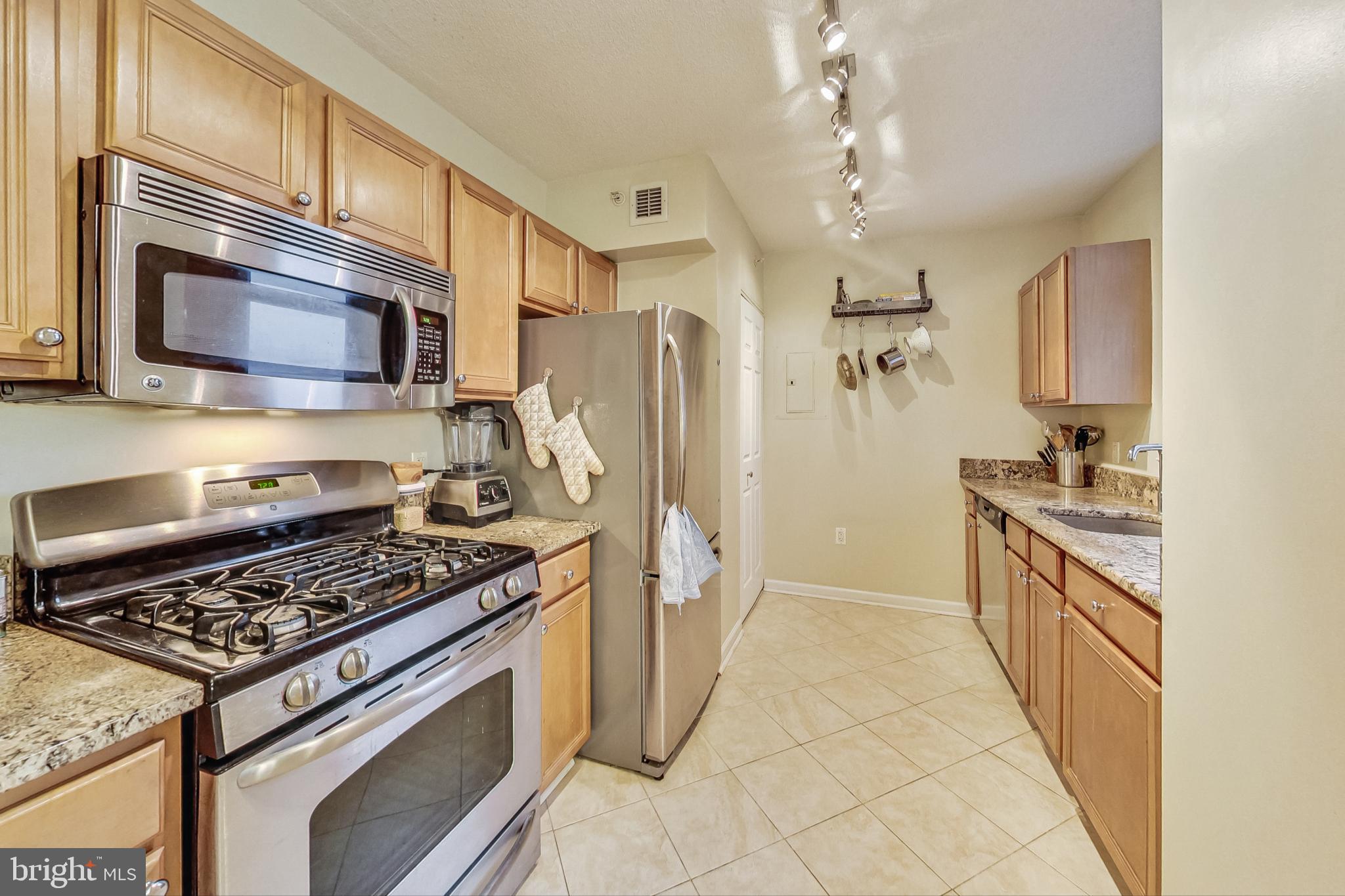 CRESCENT PLAZA - Residential