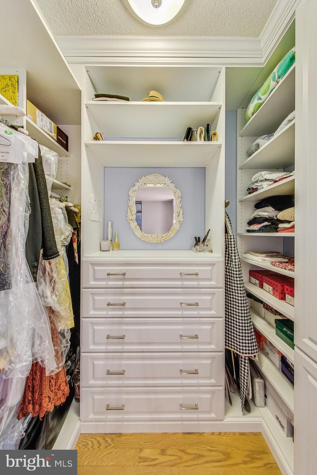 CRESCENT PLAZA - Residential