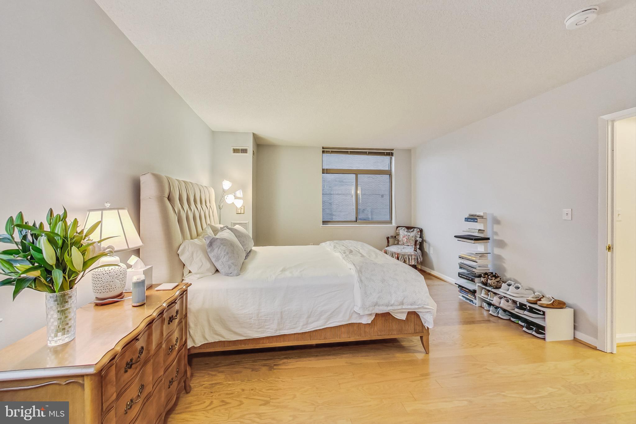 CRESCENT PLAZA - Residential