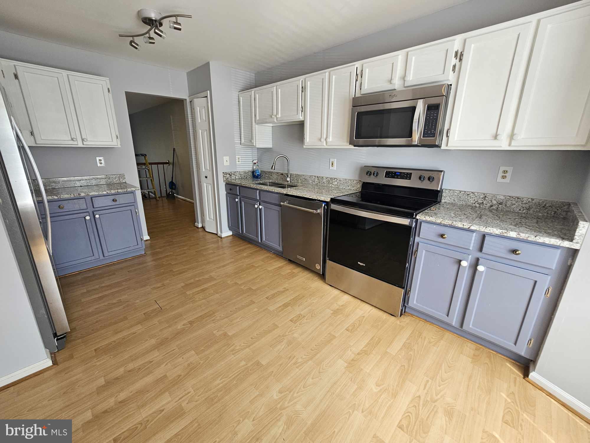 LAKE RIDGE - Residential Lease