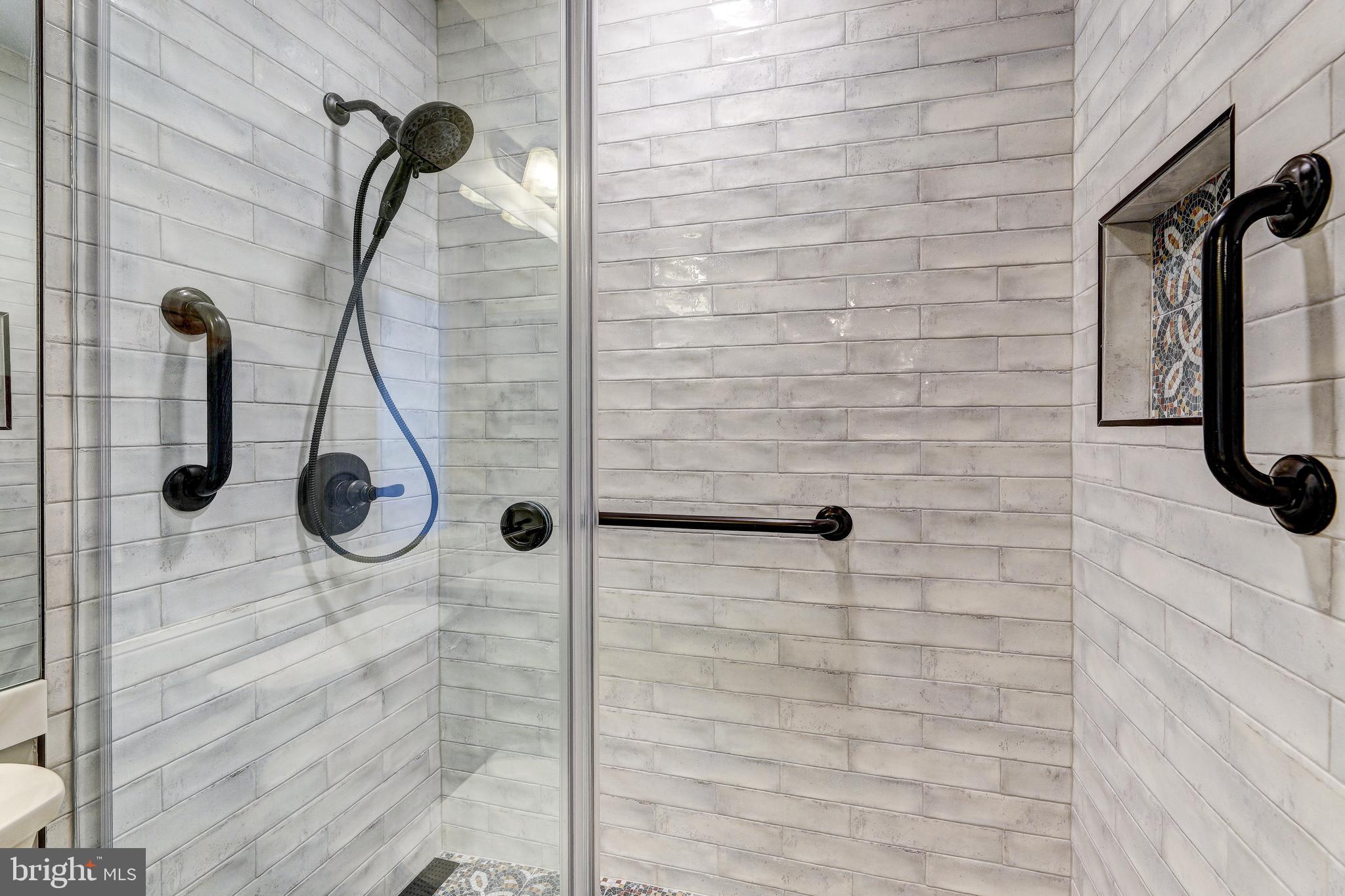 DULANEY TOWERS - Residential