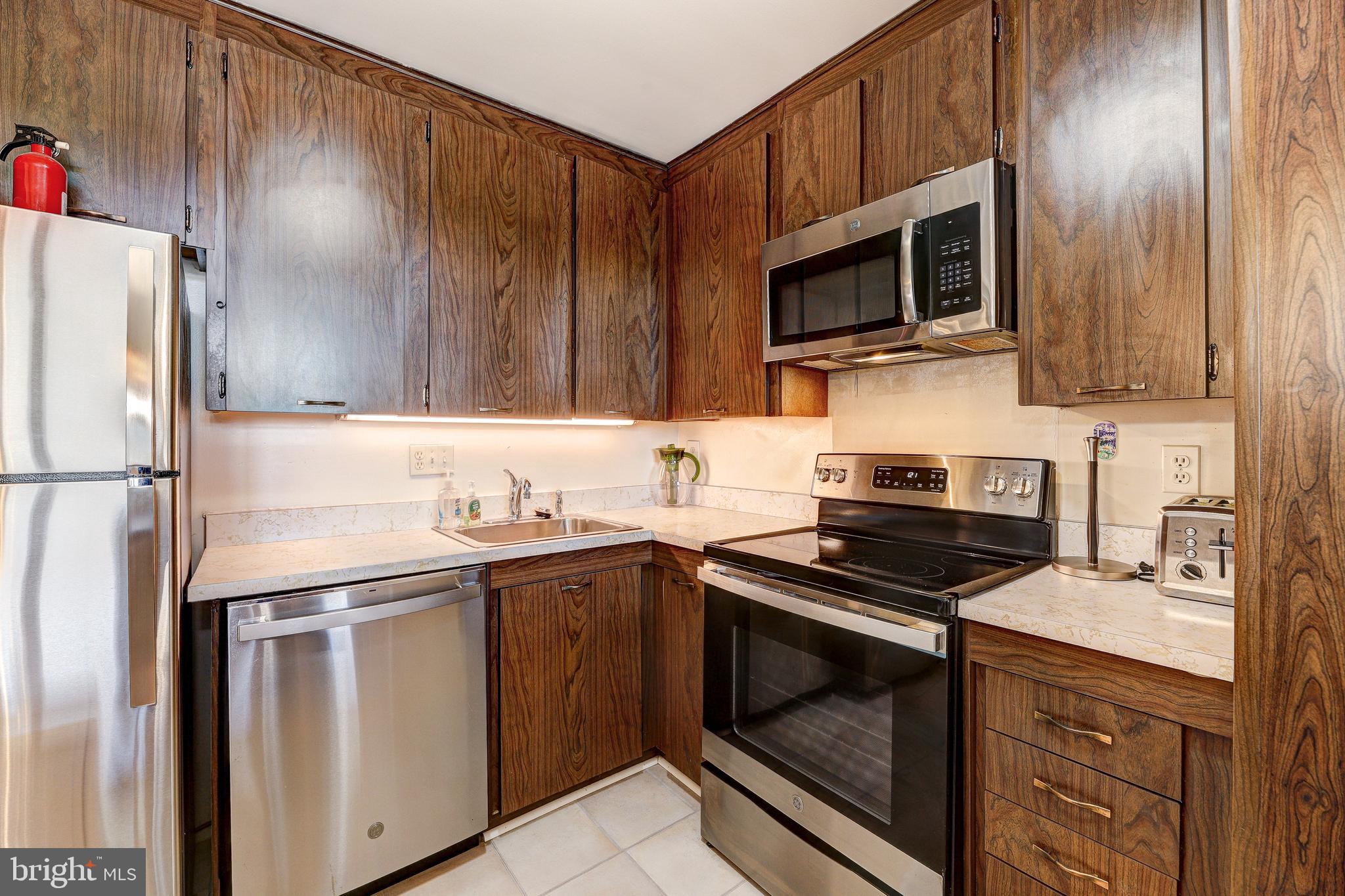 DULANEY TOWERS - Residential