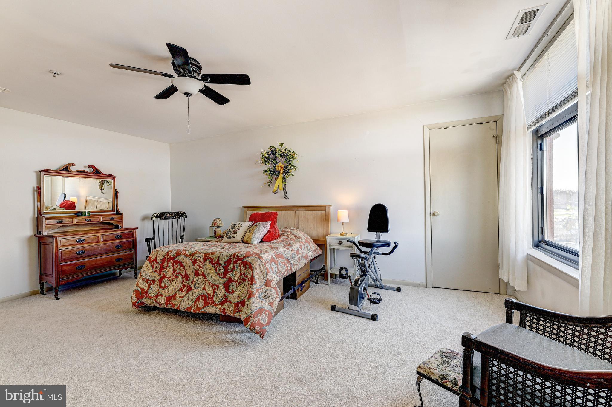 DULANEY TOWERS - Residential