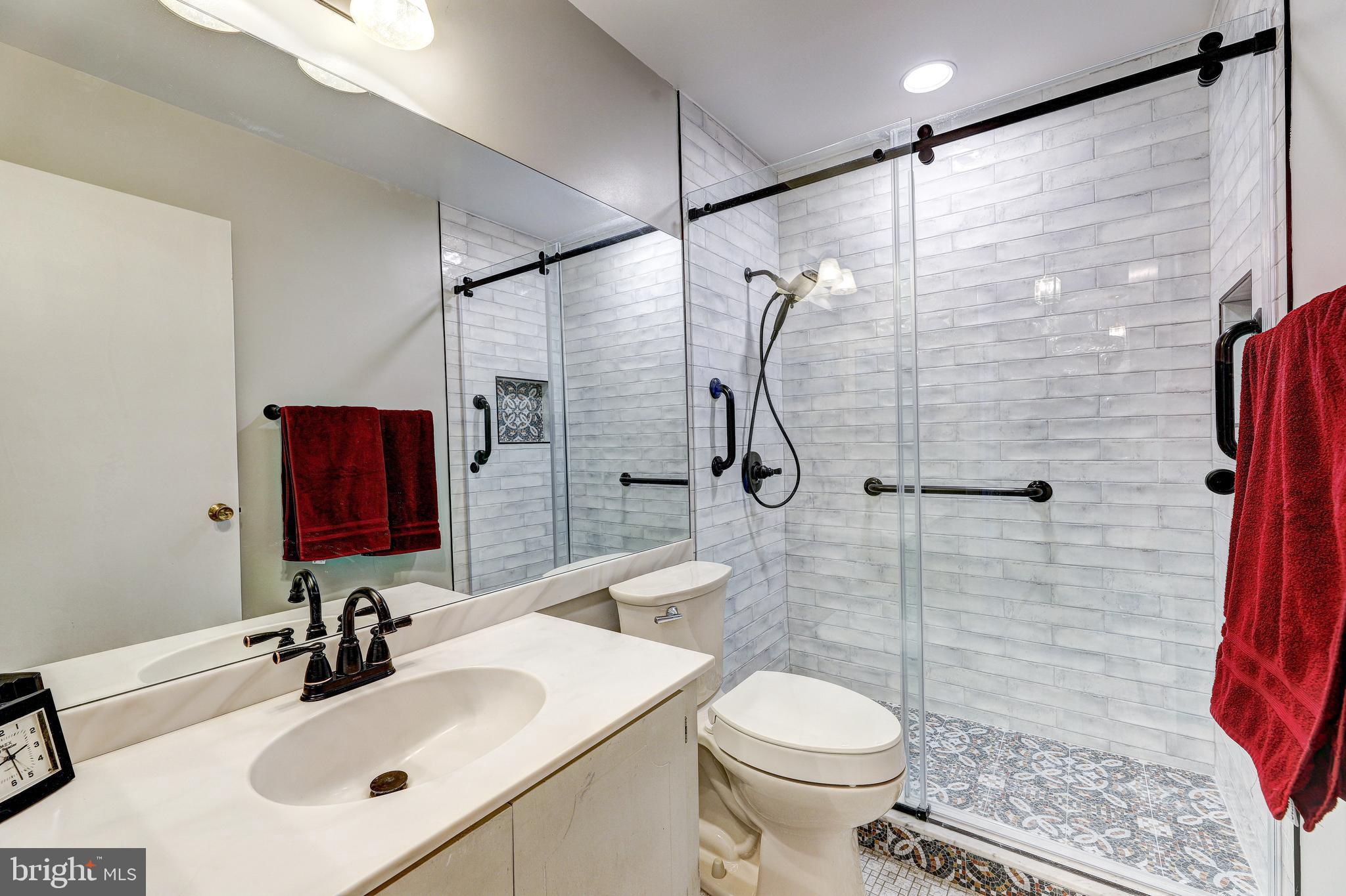 DULANEY TOWERS - Residential