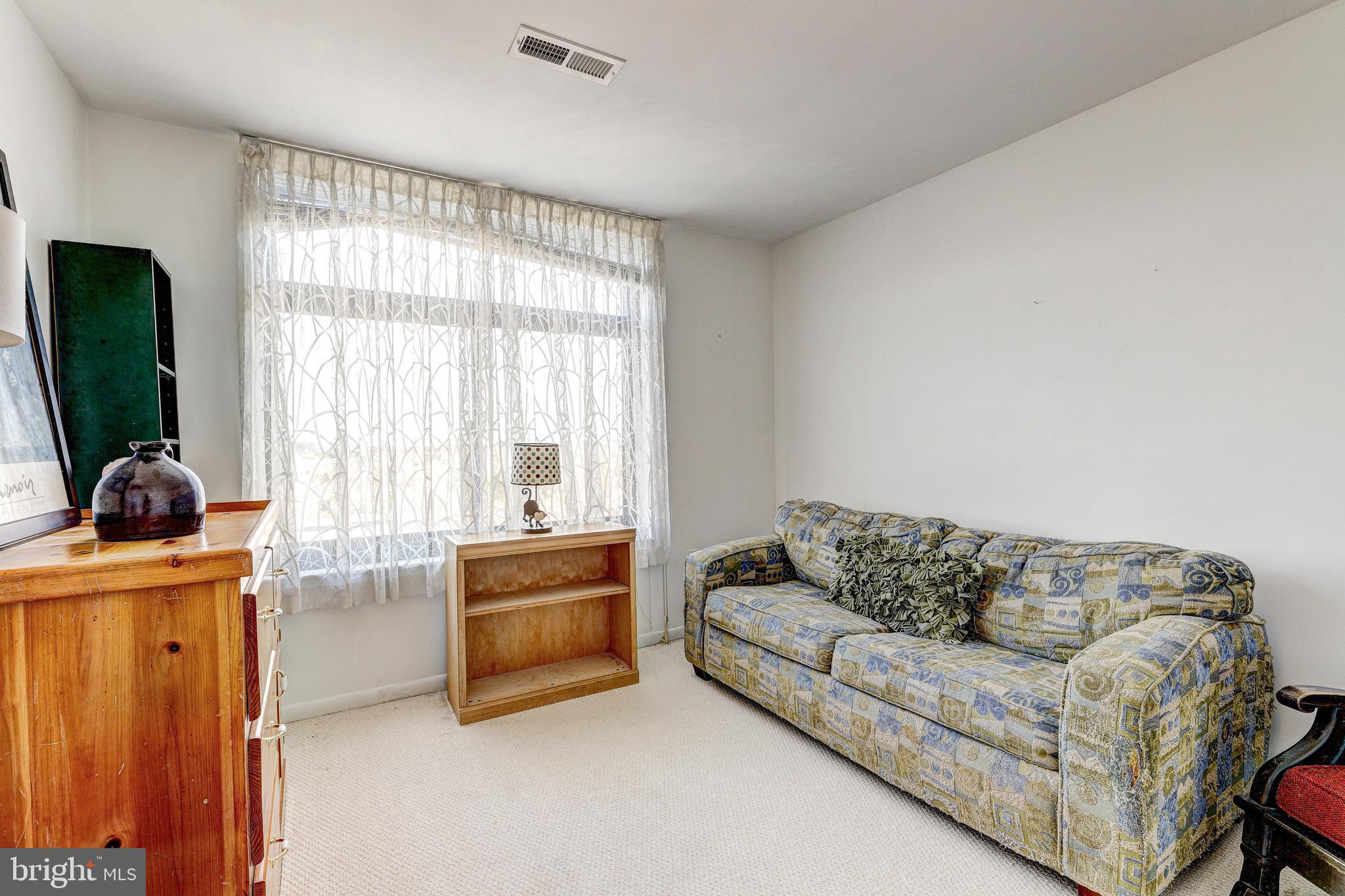 DULANEY TOWERS - Residential