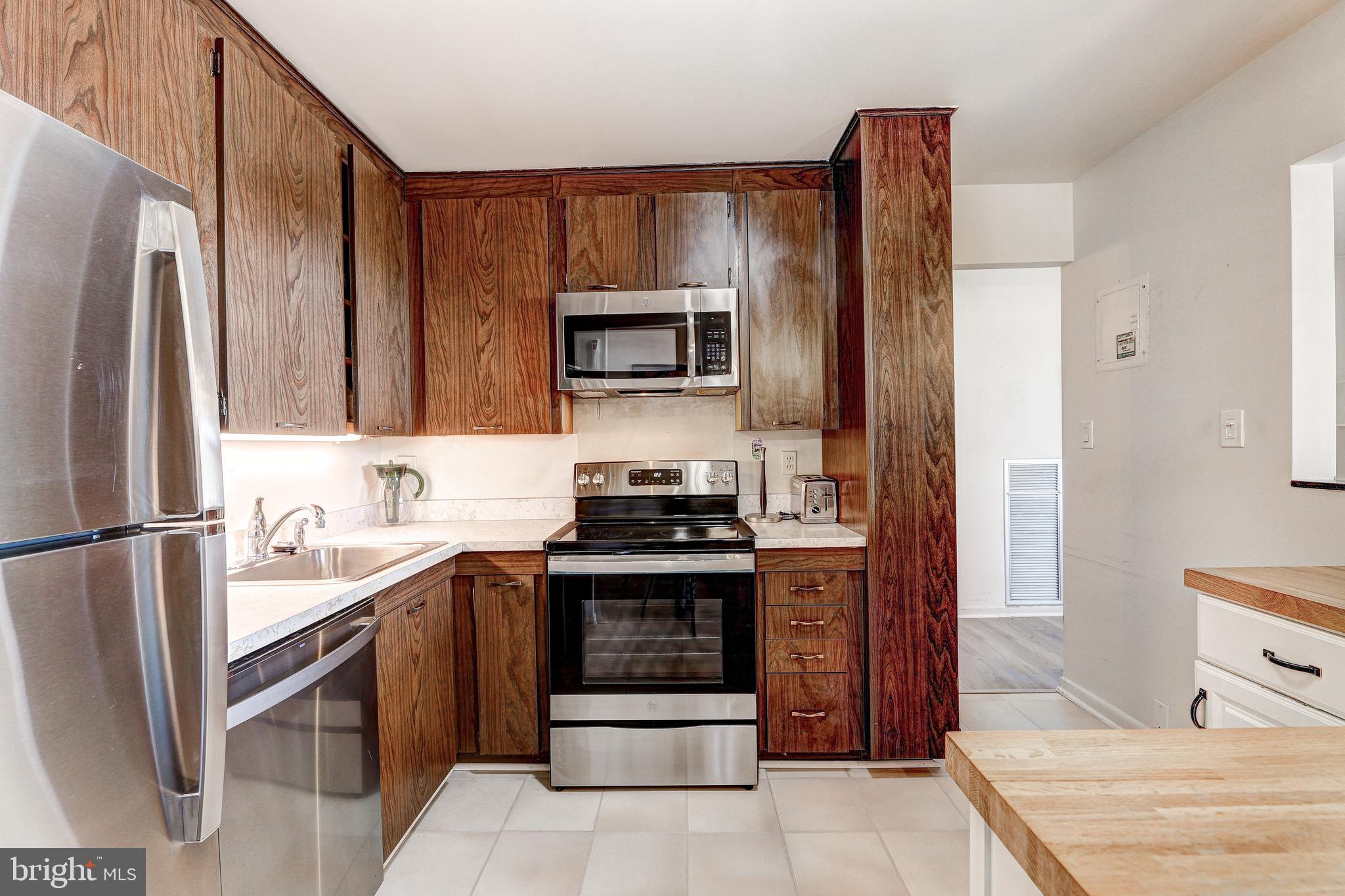 DULANEY TOWERS - Residential