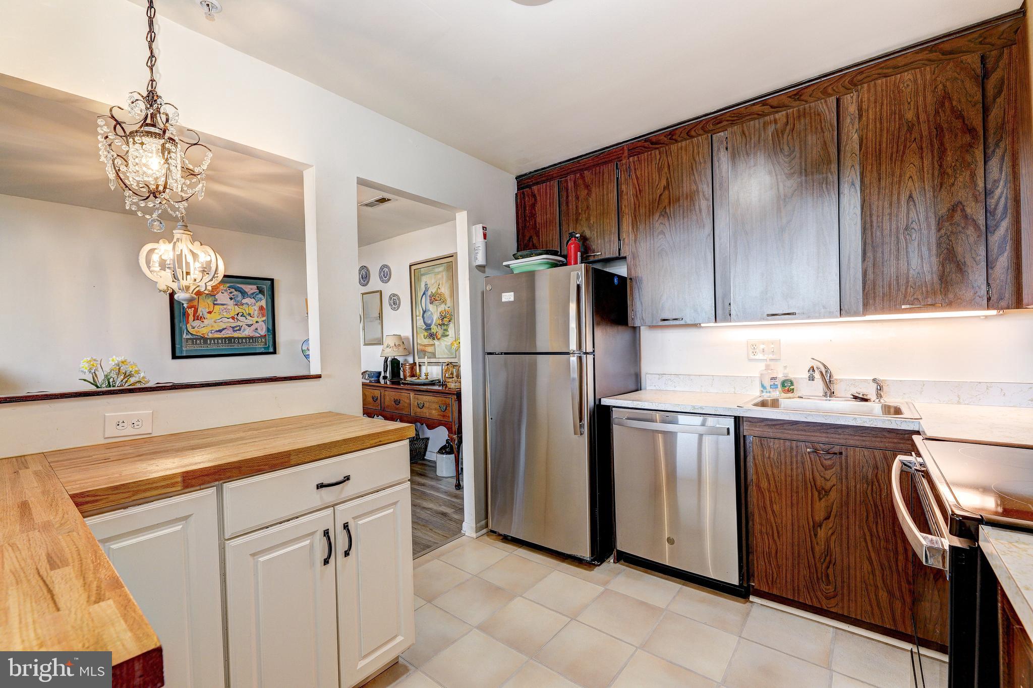 DULANEY TOWERS - Residential