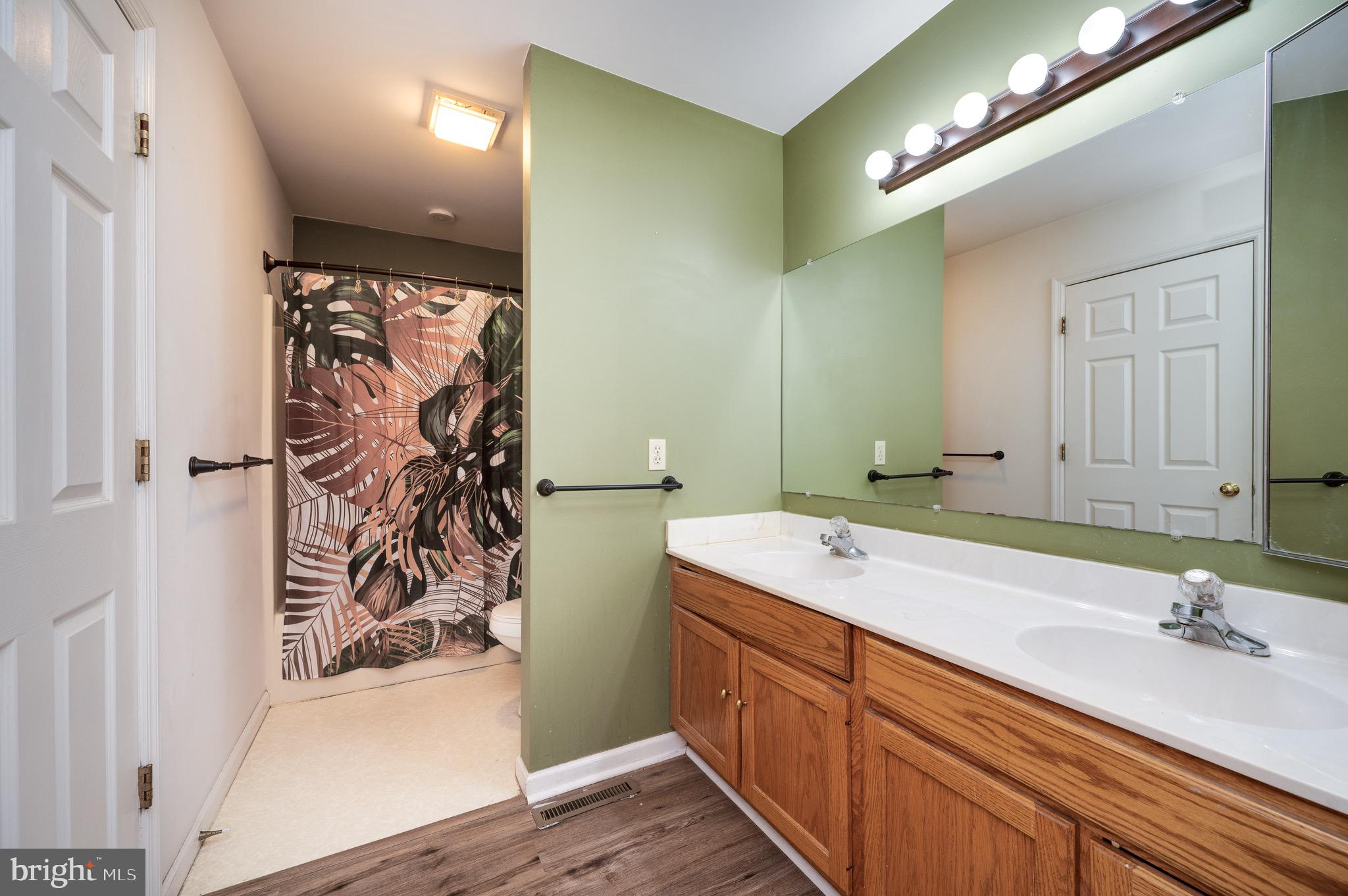 THOMAS GARDENS - Residential