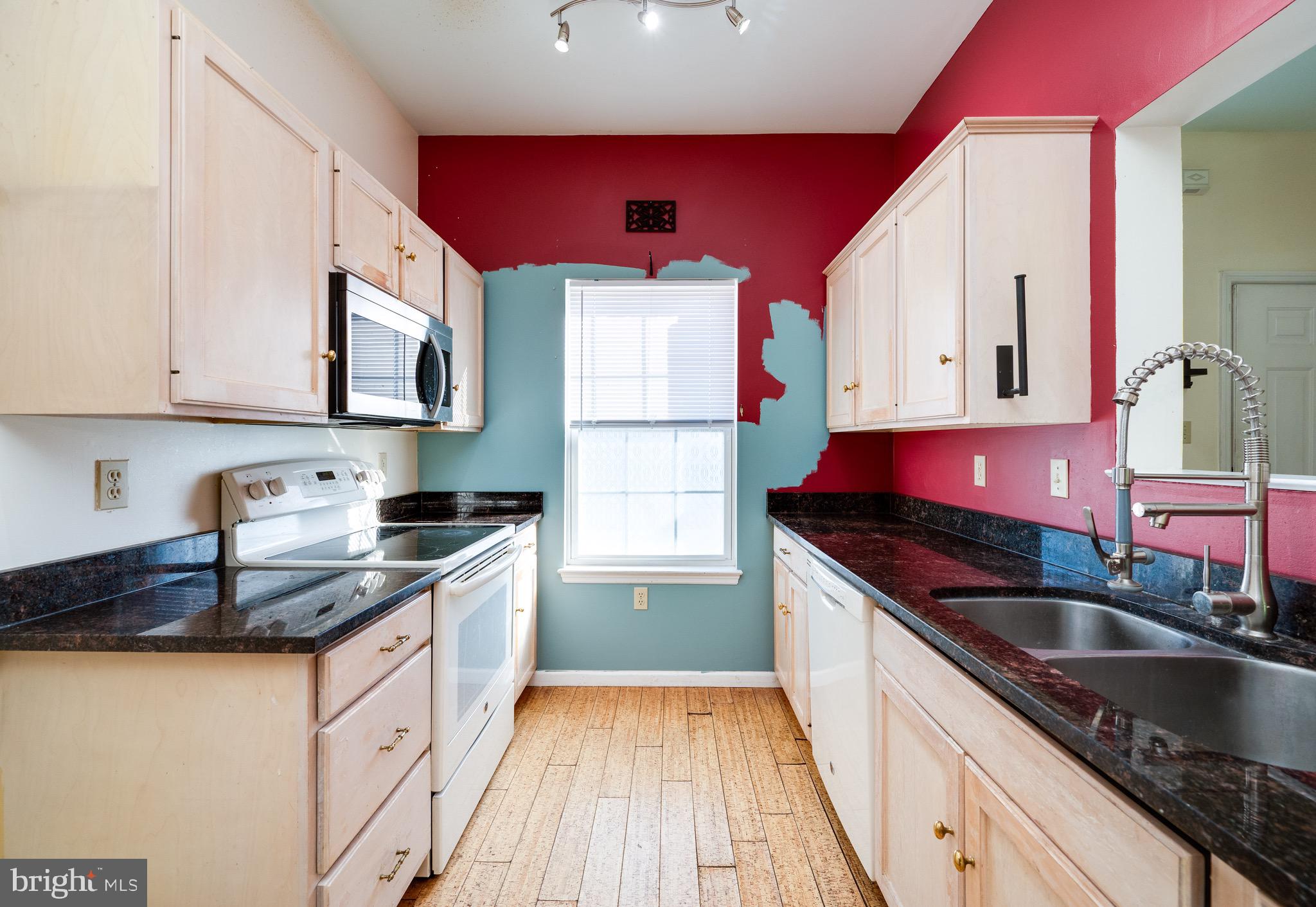 THOMAS GARDENS - Residential