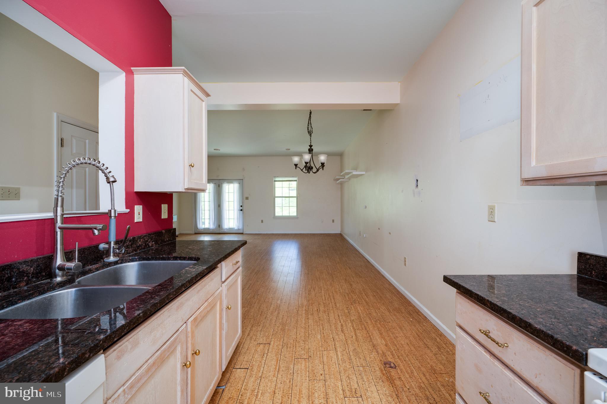 THOMAS GARDENS - Residential