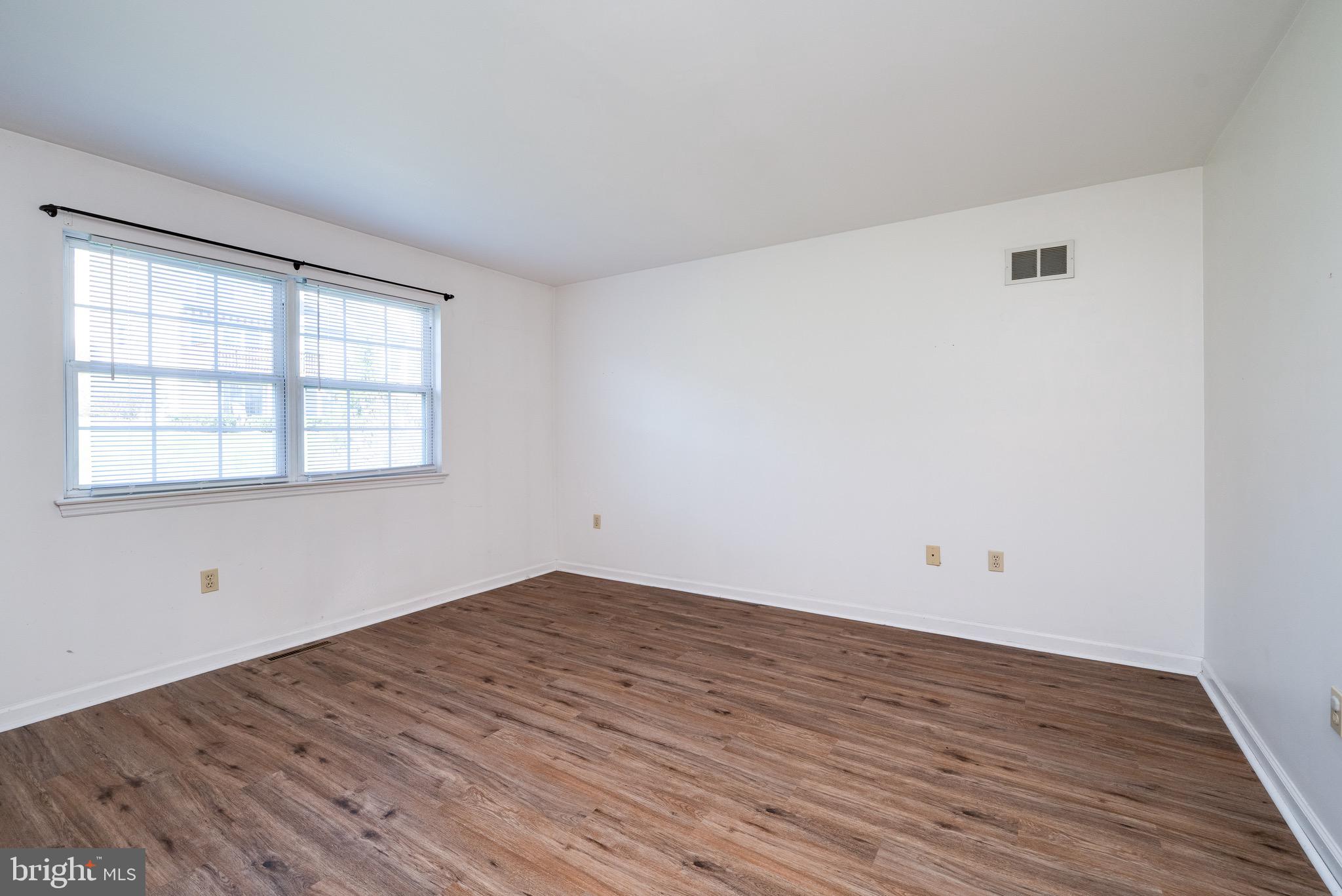 THOMAS GARDENS - Residential