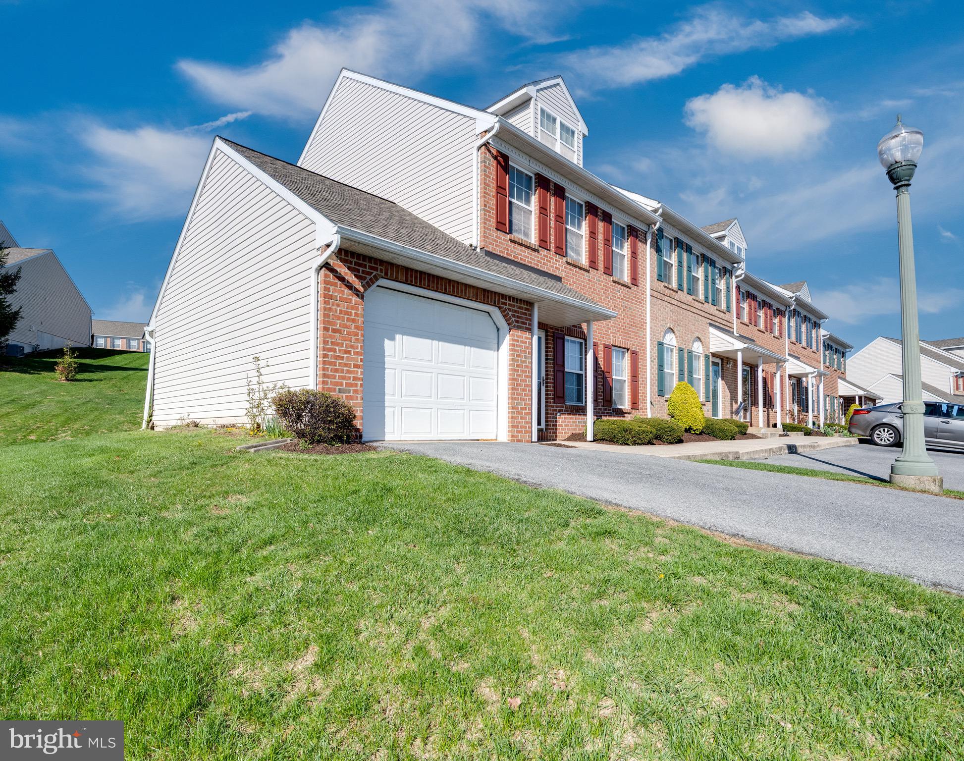 THOMAS GARDENS - Residential