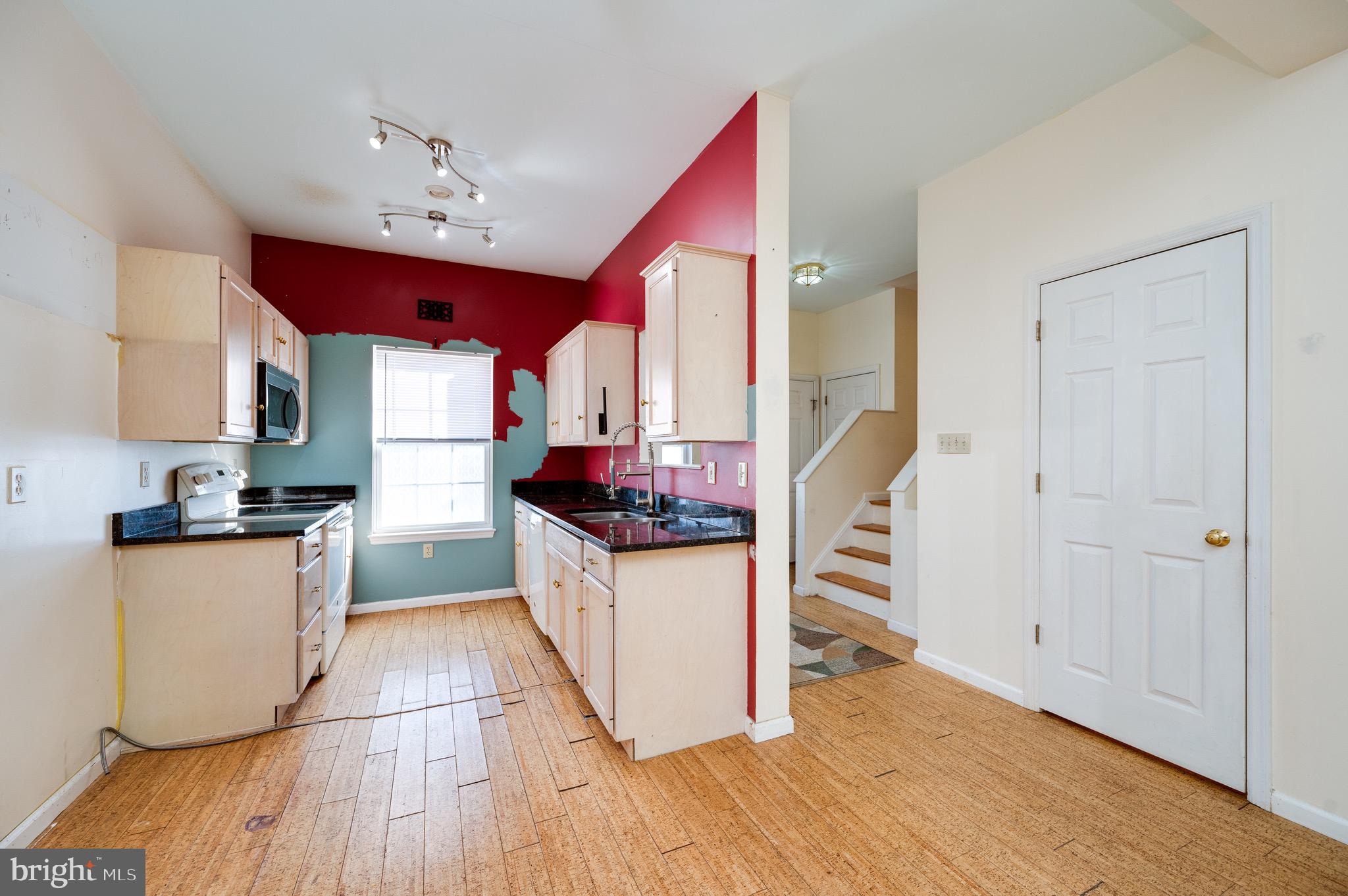 THOMAS GARDENS - Residential