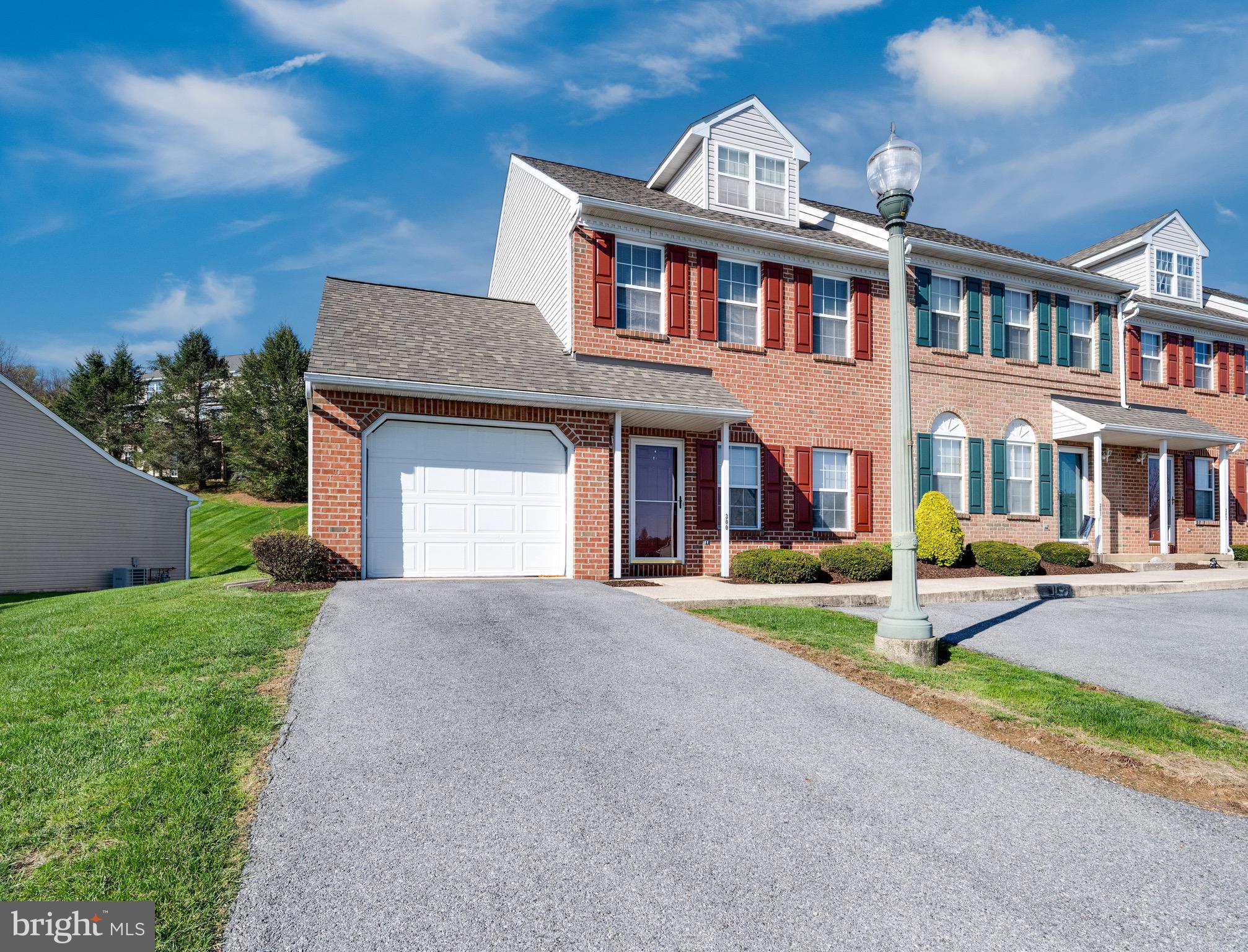 THOMAS GARDENS - Residential