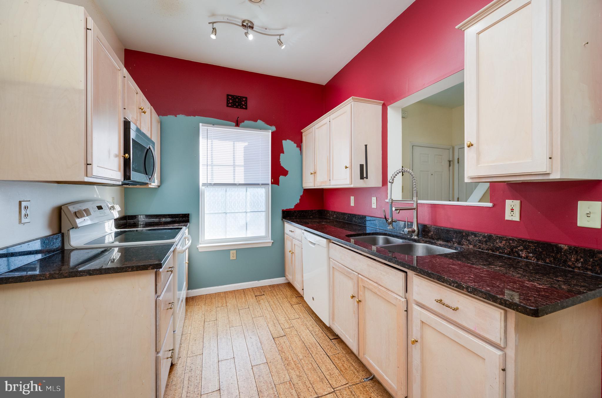 THOMAS GARDENS - Residential