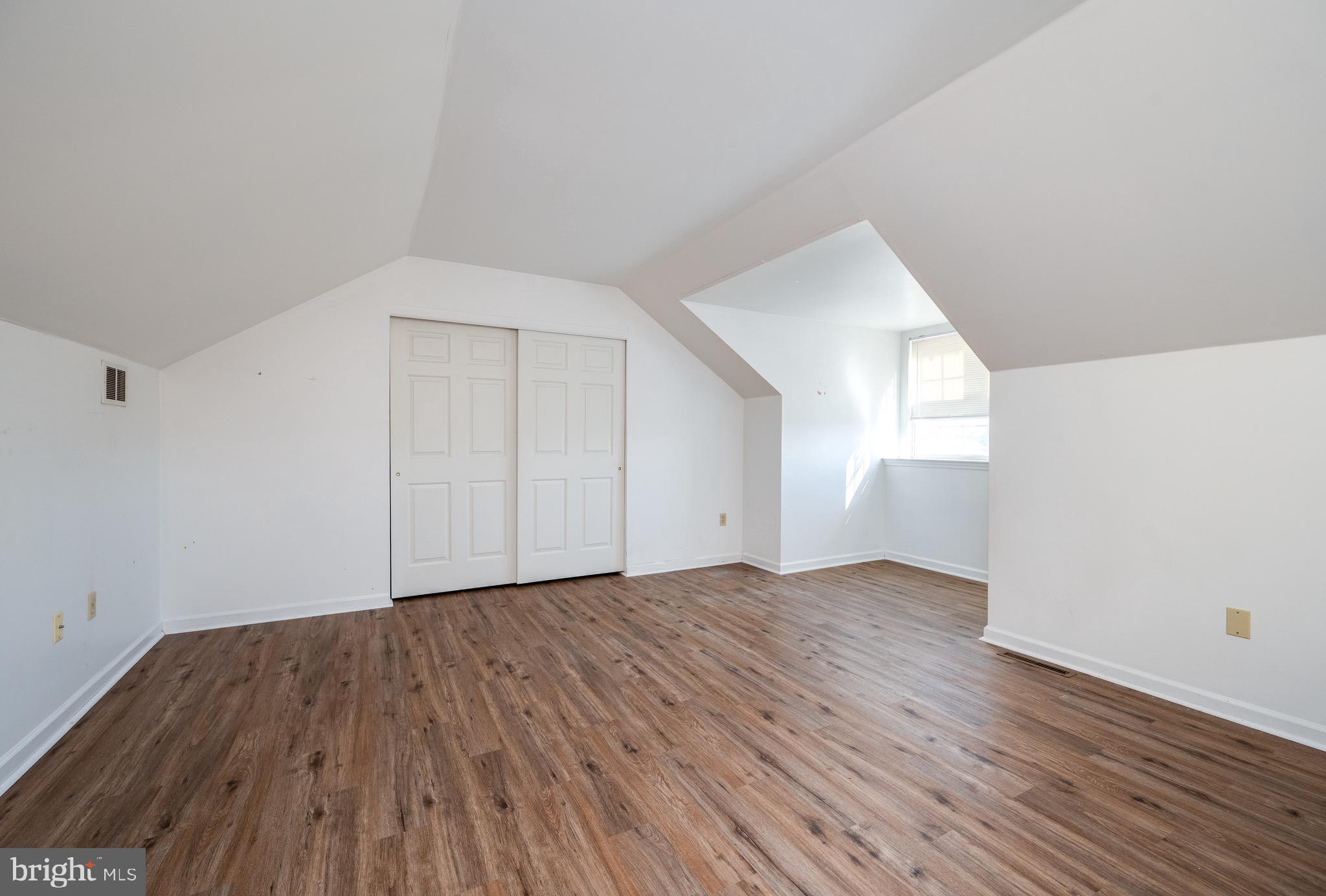 THOMAS GARDENS - Residential