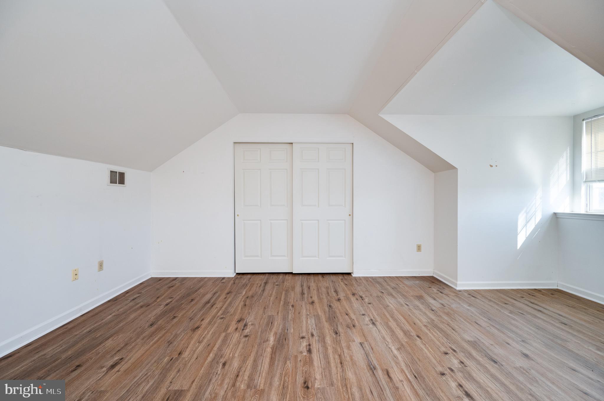 THOMAS GARDENS - Residential