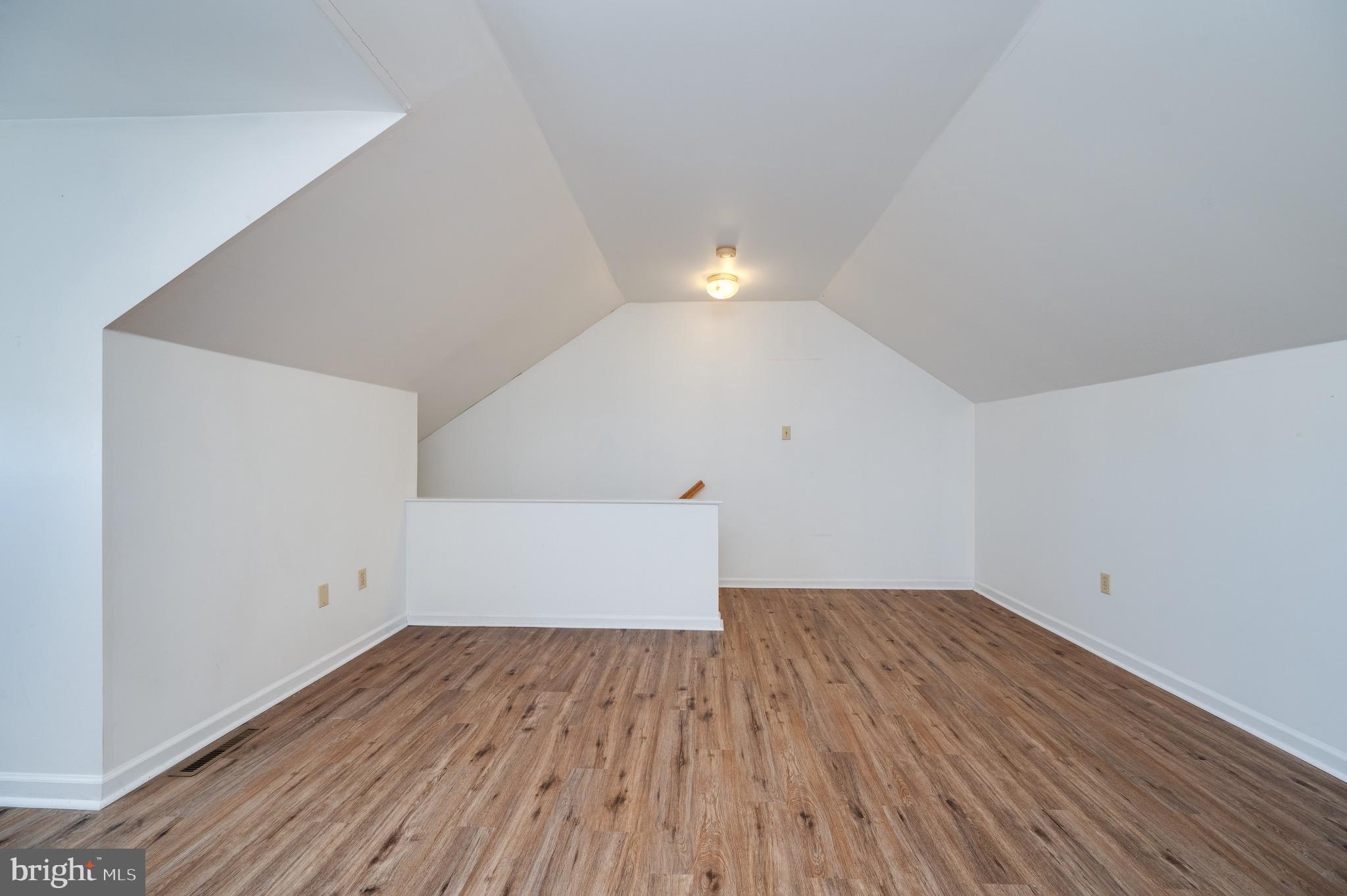 THOMAS GARDENS - Residential