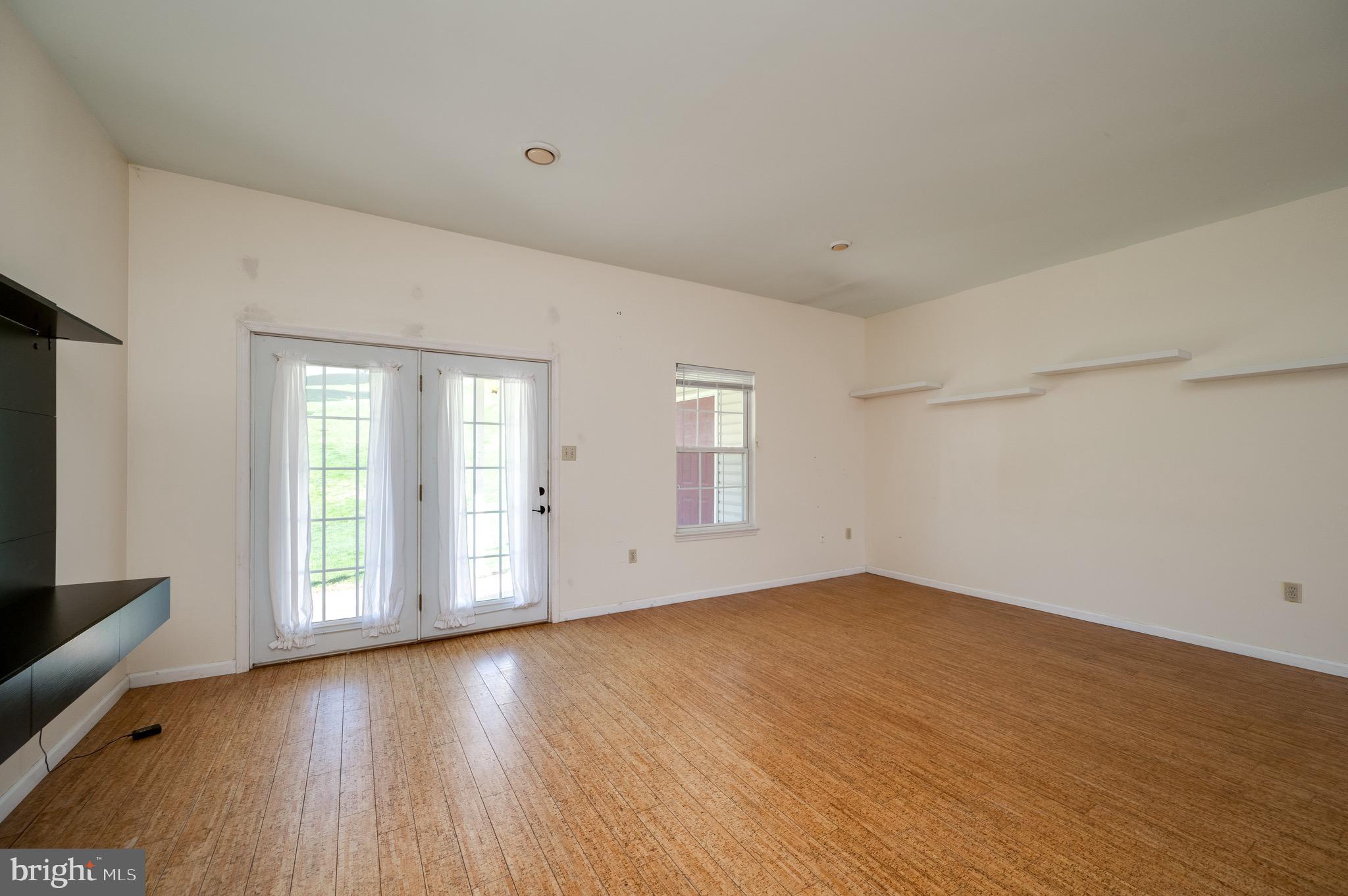 THOMAS GARDENS - Residential