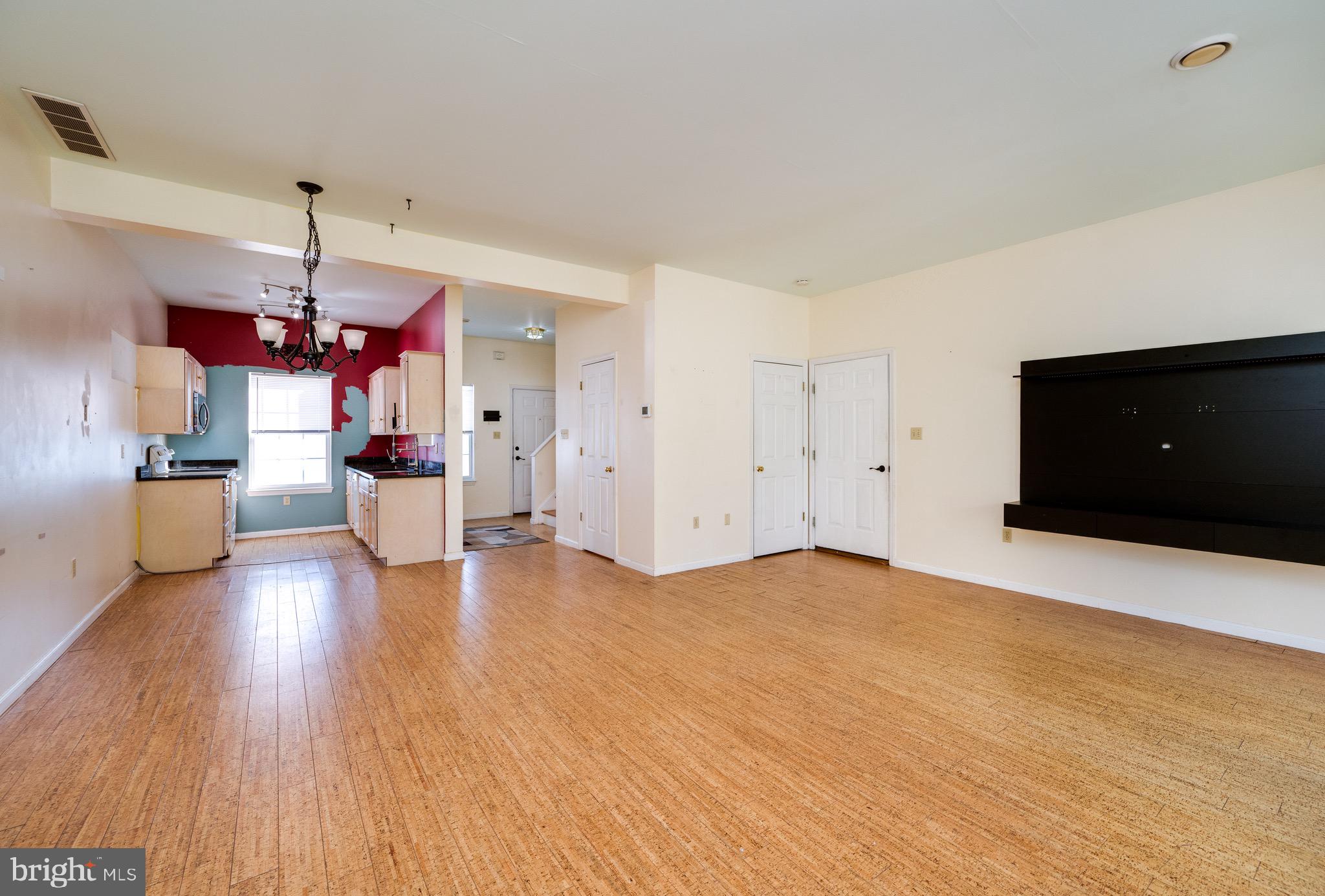 THOMAS GARDENS - Residential