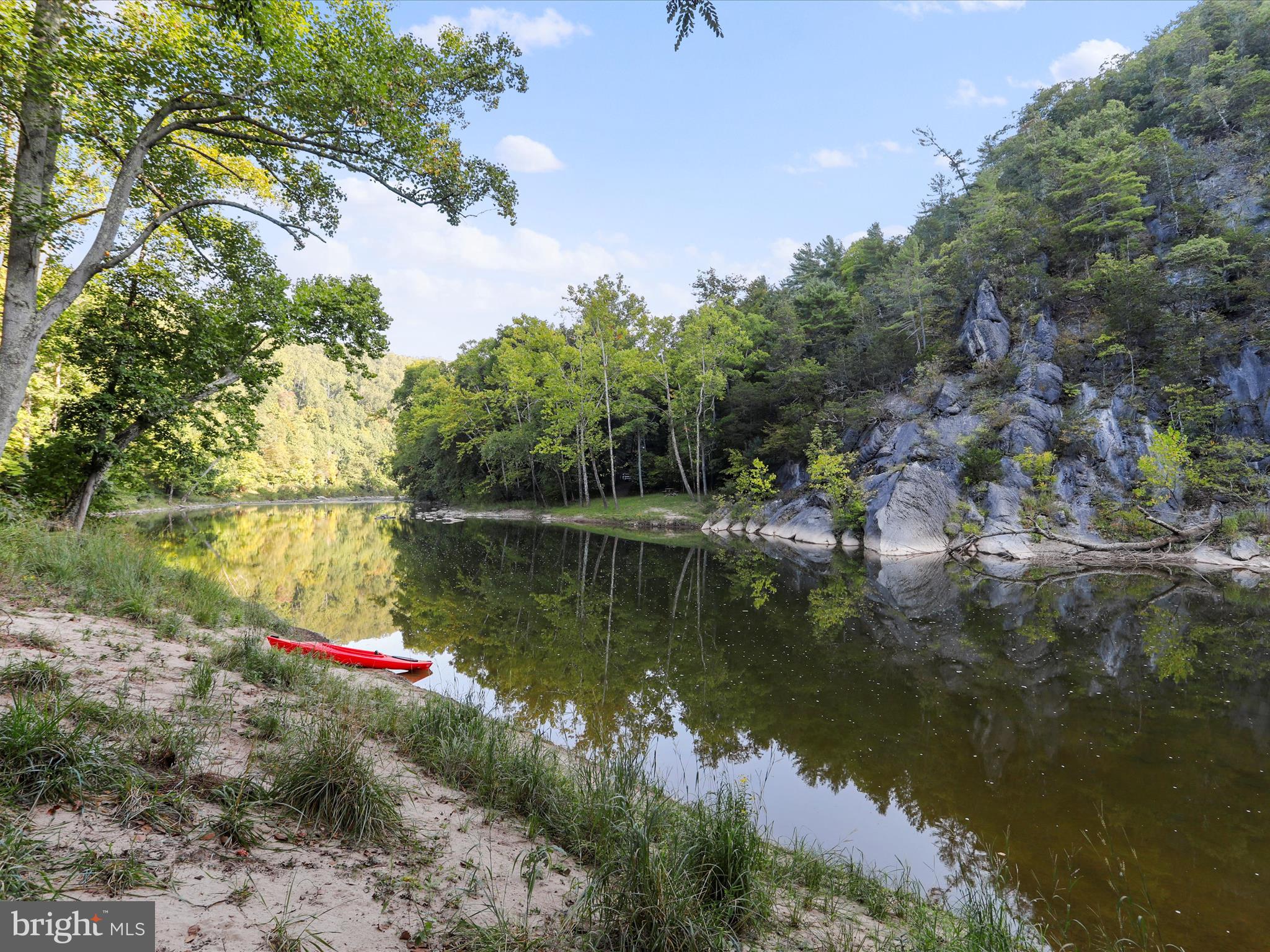 MOUNTAIN RIVER RETREAT - Residential