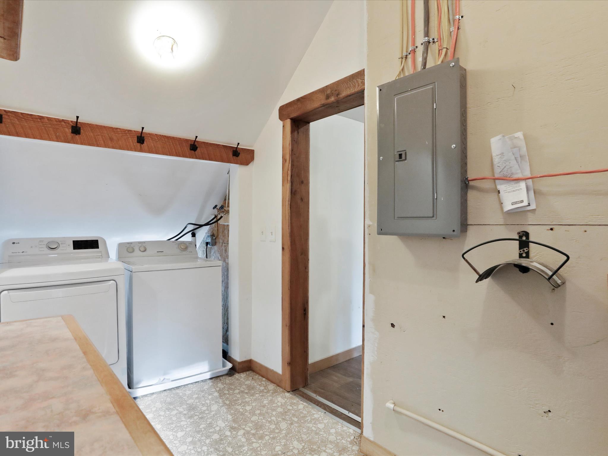 MOUNTAIN RIVER RETREAT - Residential