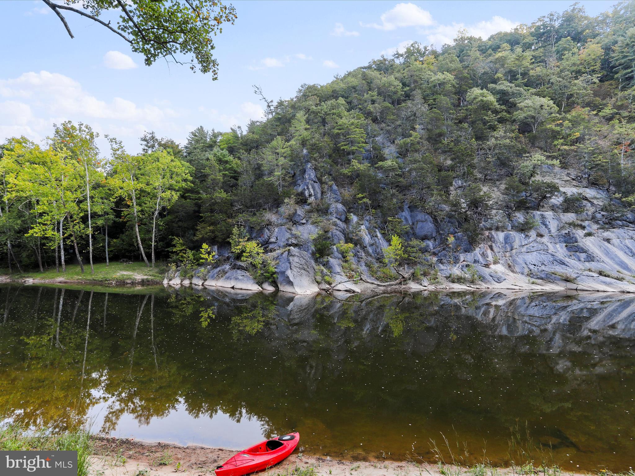 MOUNTAIN RIVER RETREAT - Residential